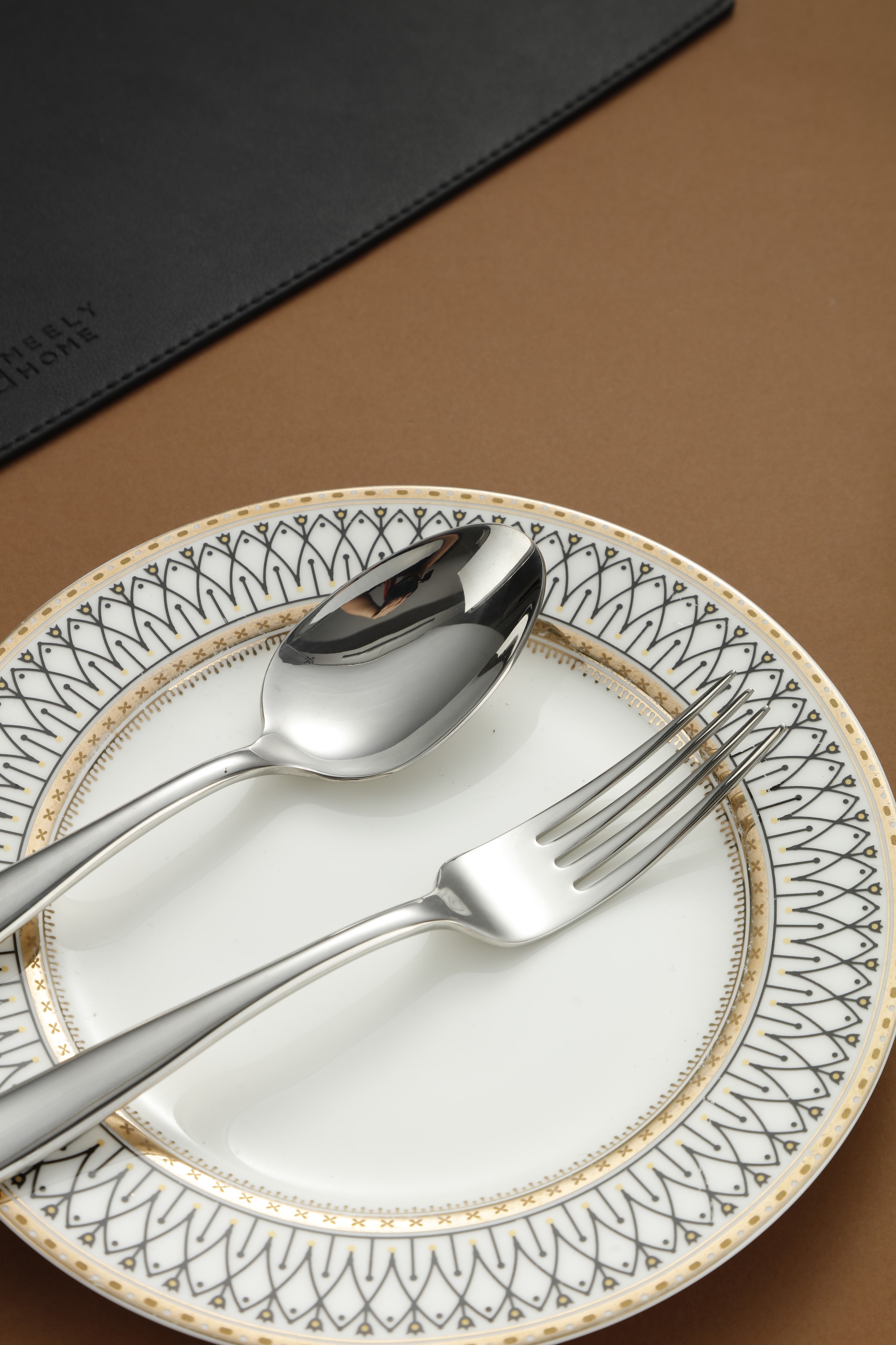 Modern Sleek Mirror Polished Silverware Set 5