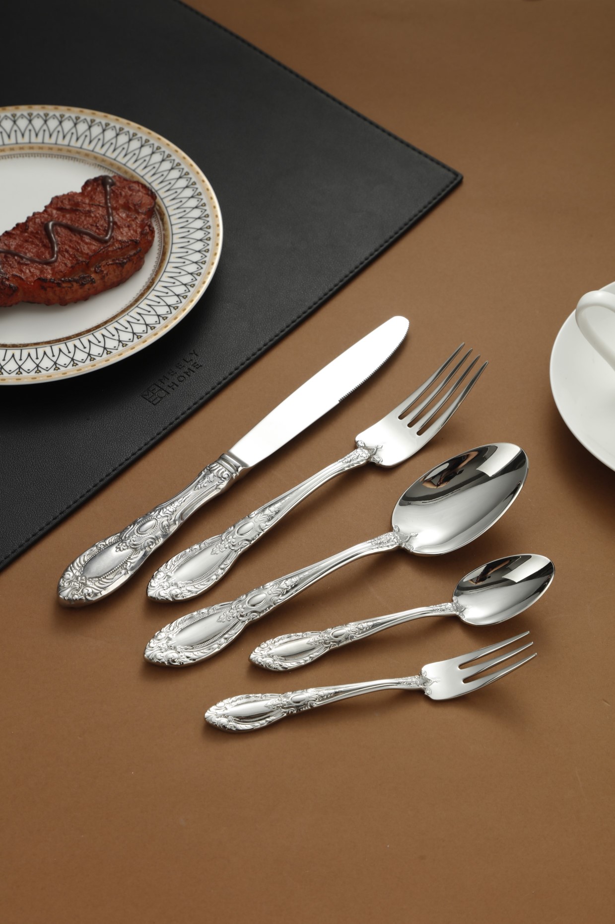 Royal Style Carved Handle Western Utensils Set 1