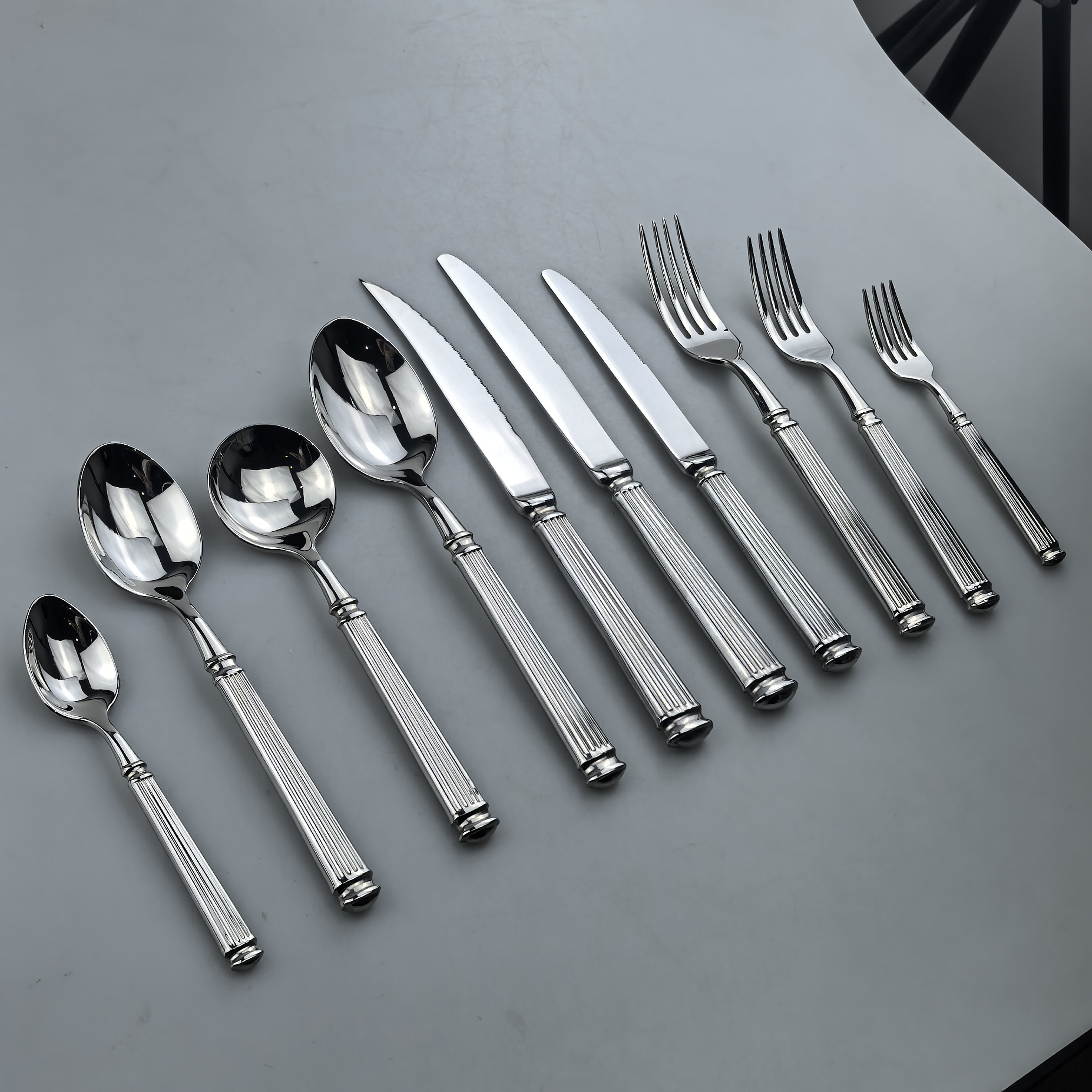 Roman Column Handle Stainless Steel Flatware Set, 5-Piece Vintage Ribbed Cutlery 4