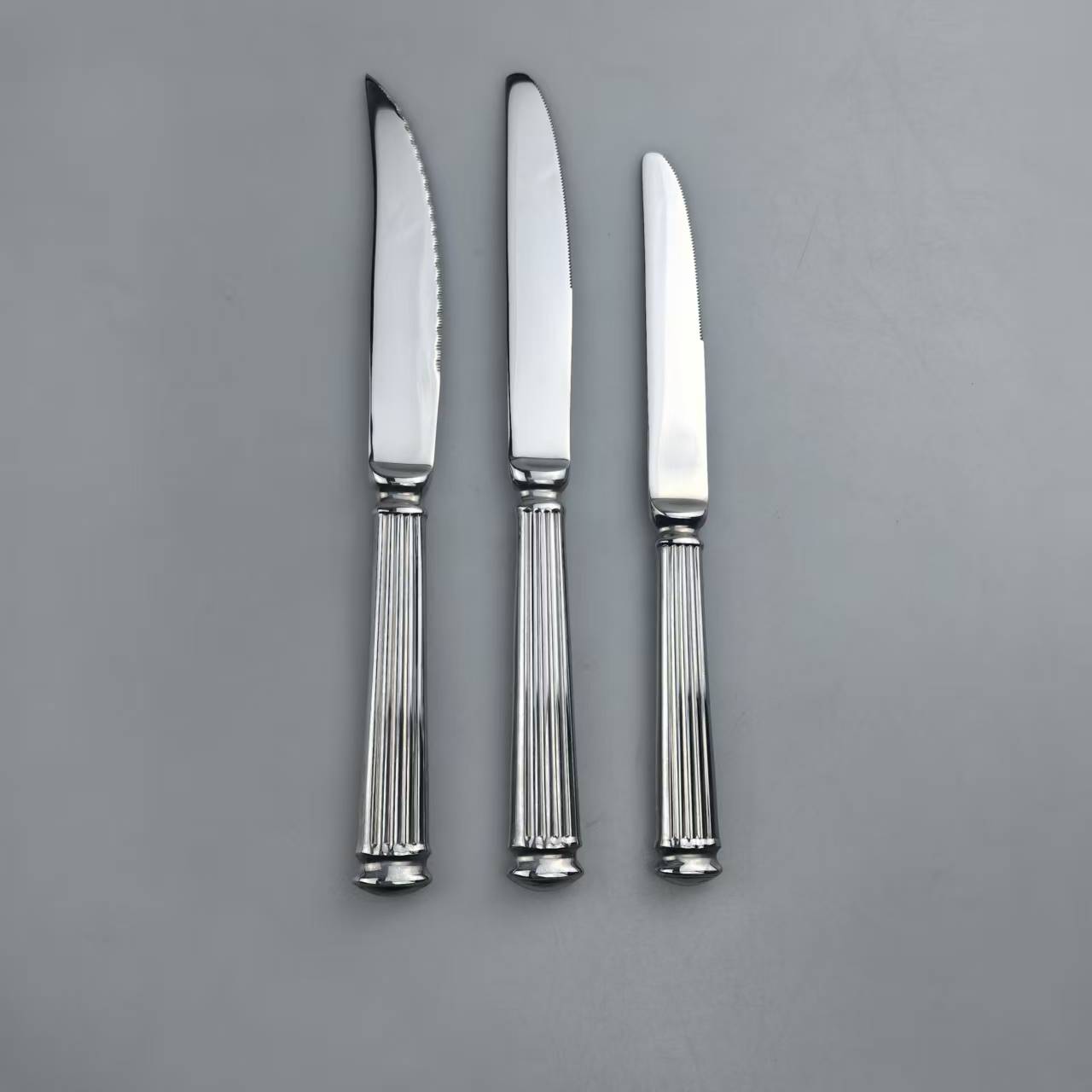 Roman Column Handle Stainless Steel Flatware Set, 5-Piece Vintage Ribbed Cutlery 7