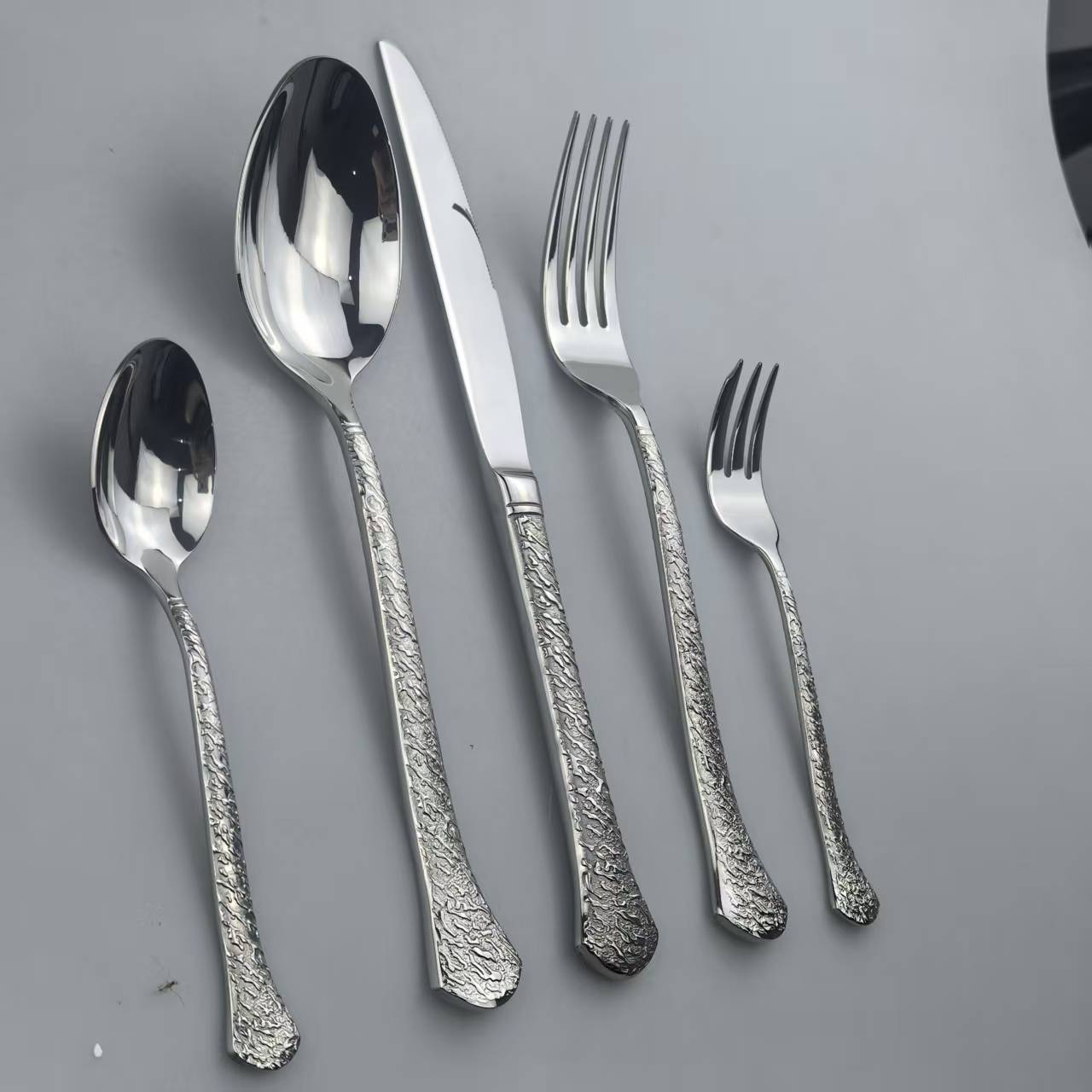 布纹柄现代镜面抛光不锈钢餐具套装 4