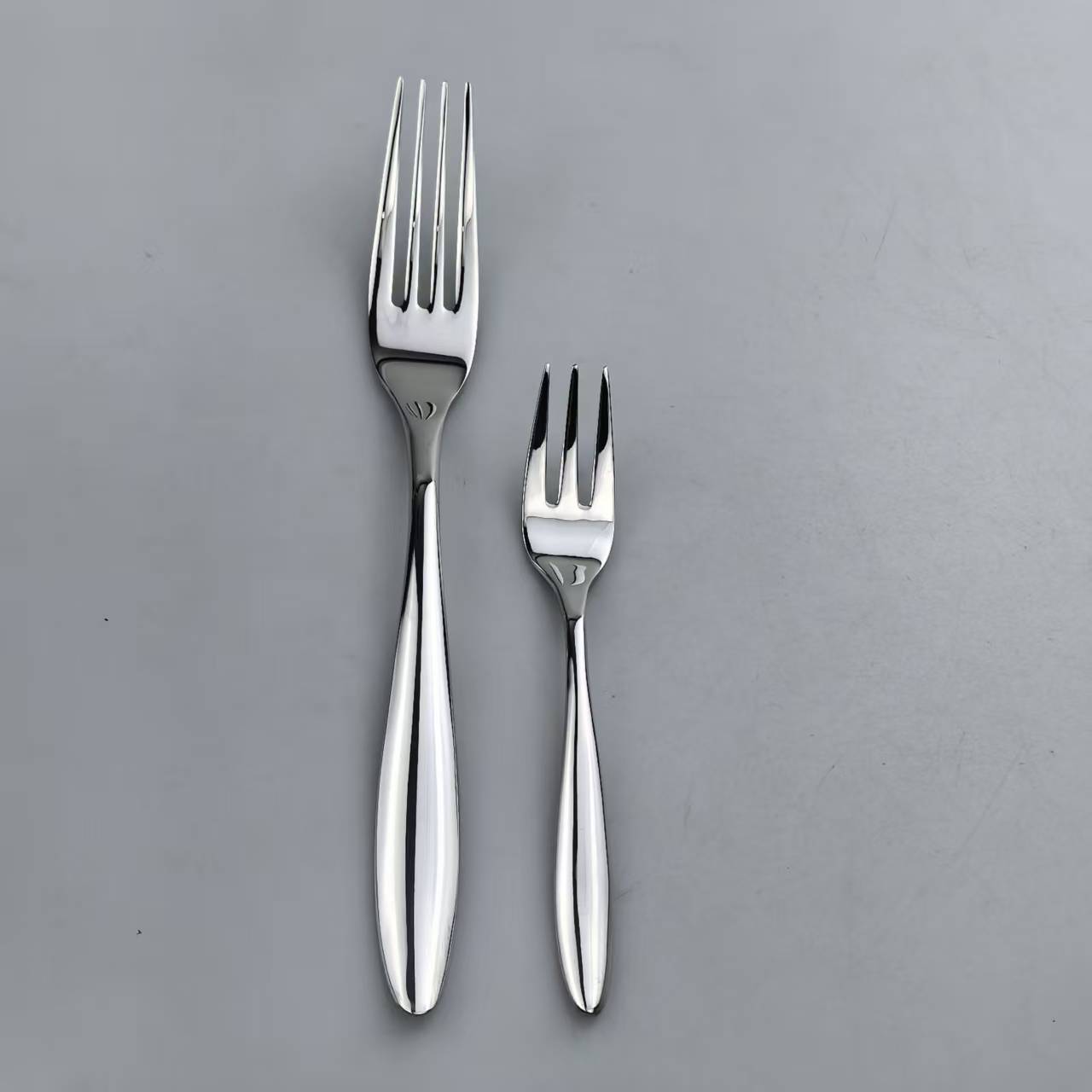 Elegant Series Mirror Polished Stainless Steel cutlery Set  5