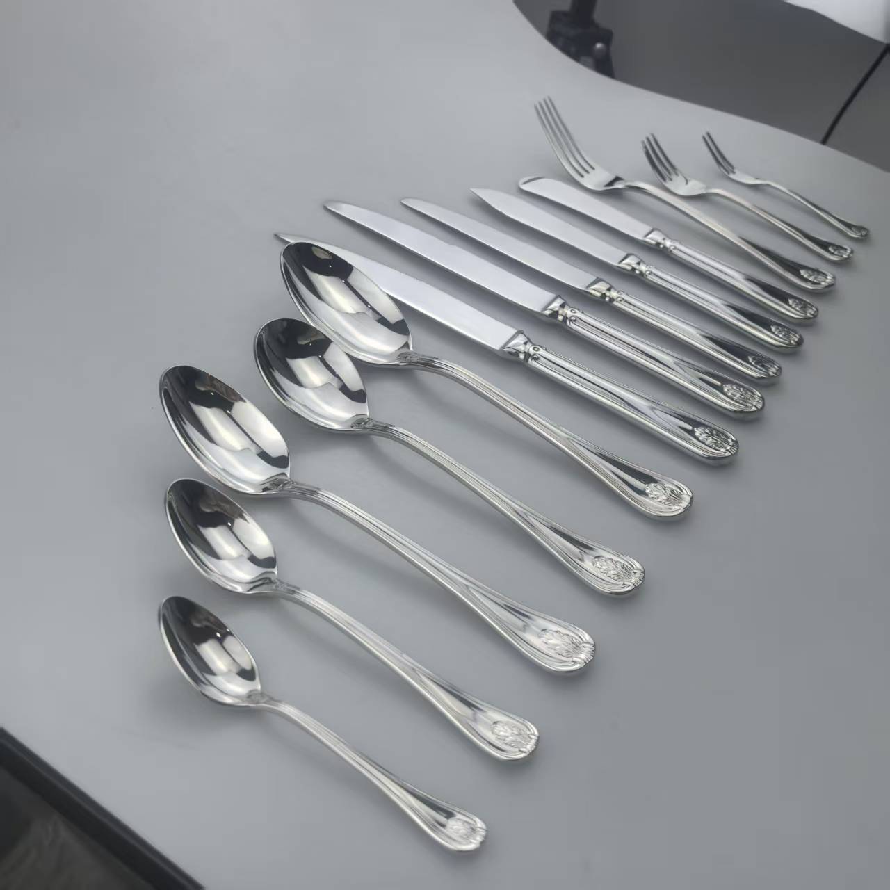 创意雕花镜面不锈钢餐具套装 4