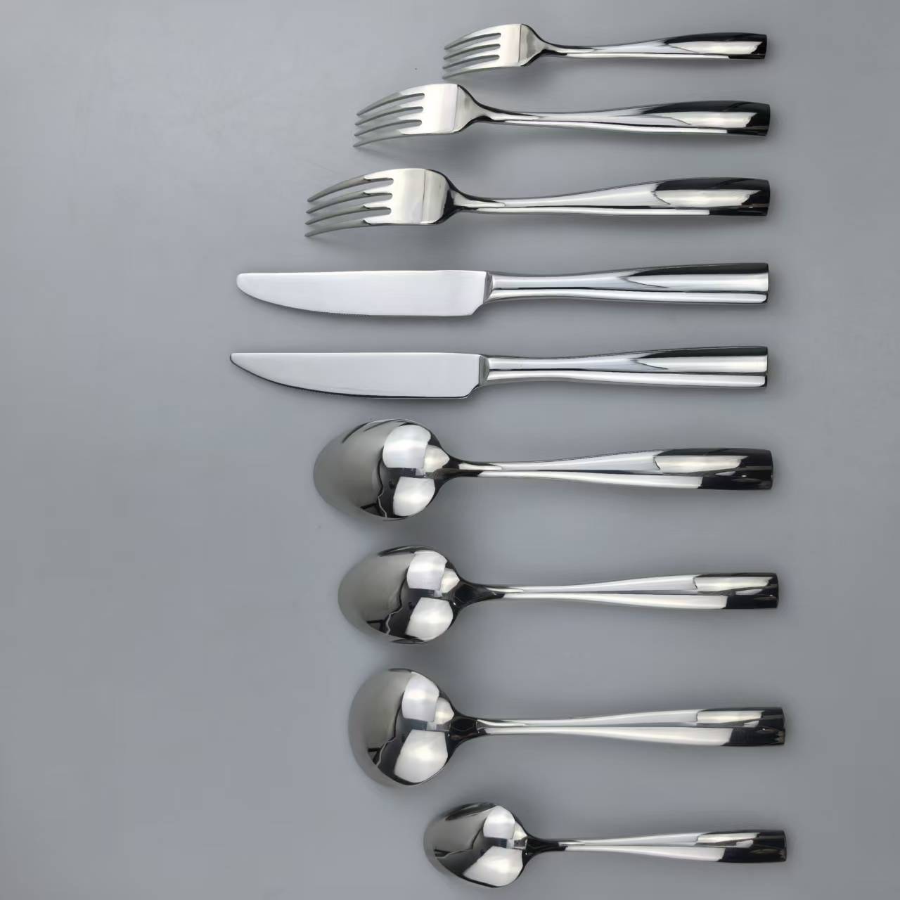 Sleek square-handle Mirror Polished Stainless Steel Flatware Set 3