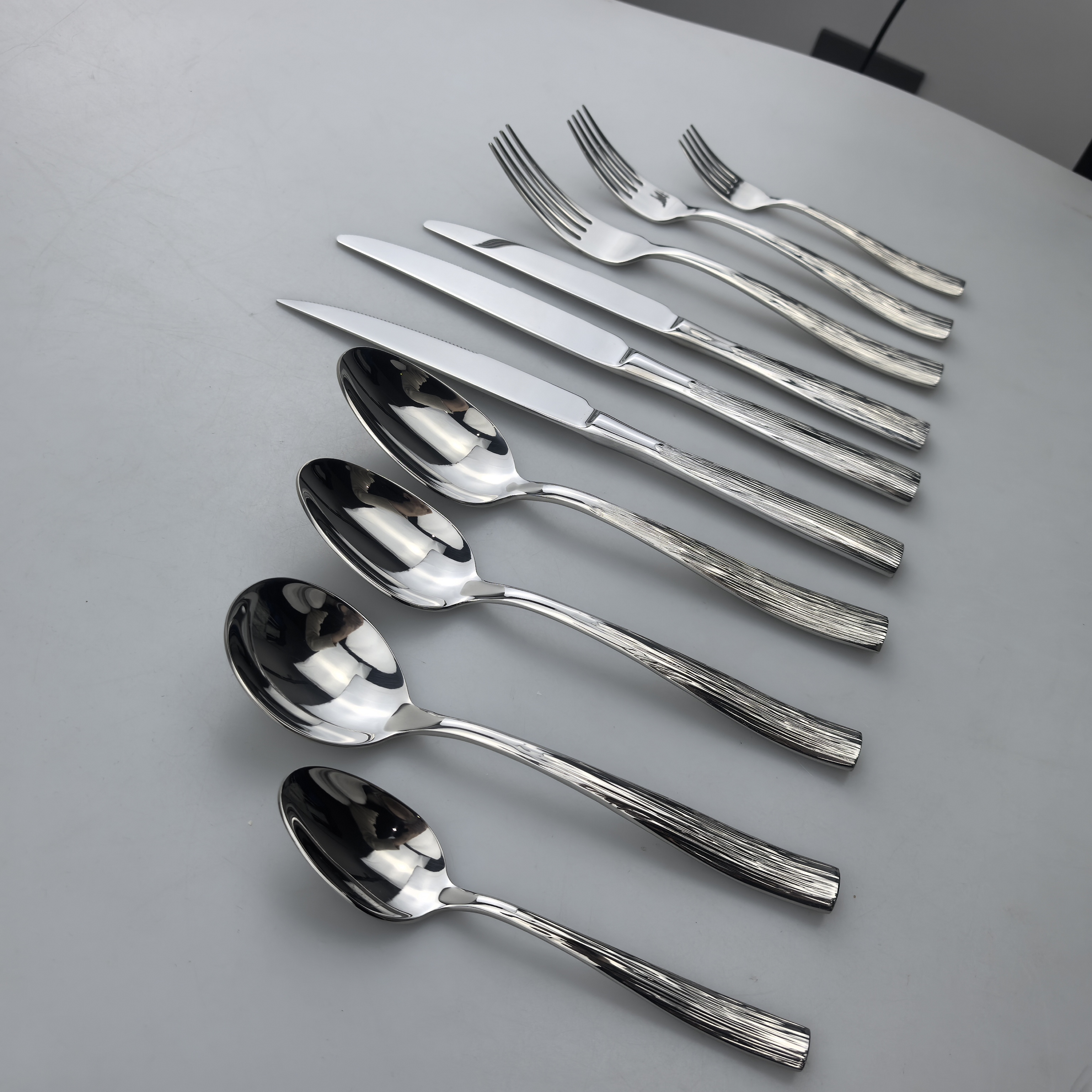 Square-Handle Tree-Engraved Mirror Stainless Steel Cutlery Set 4