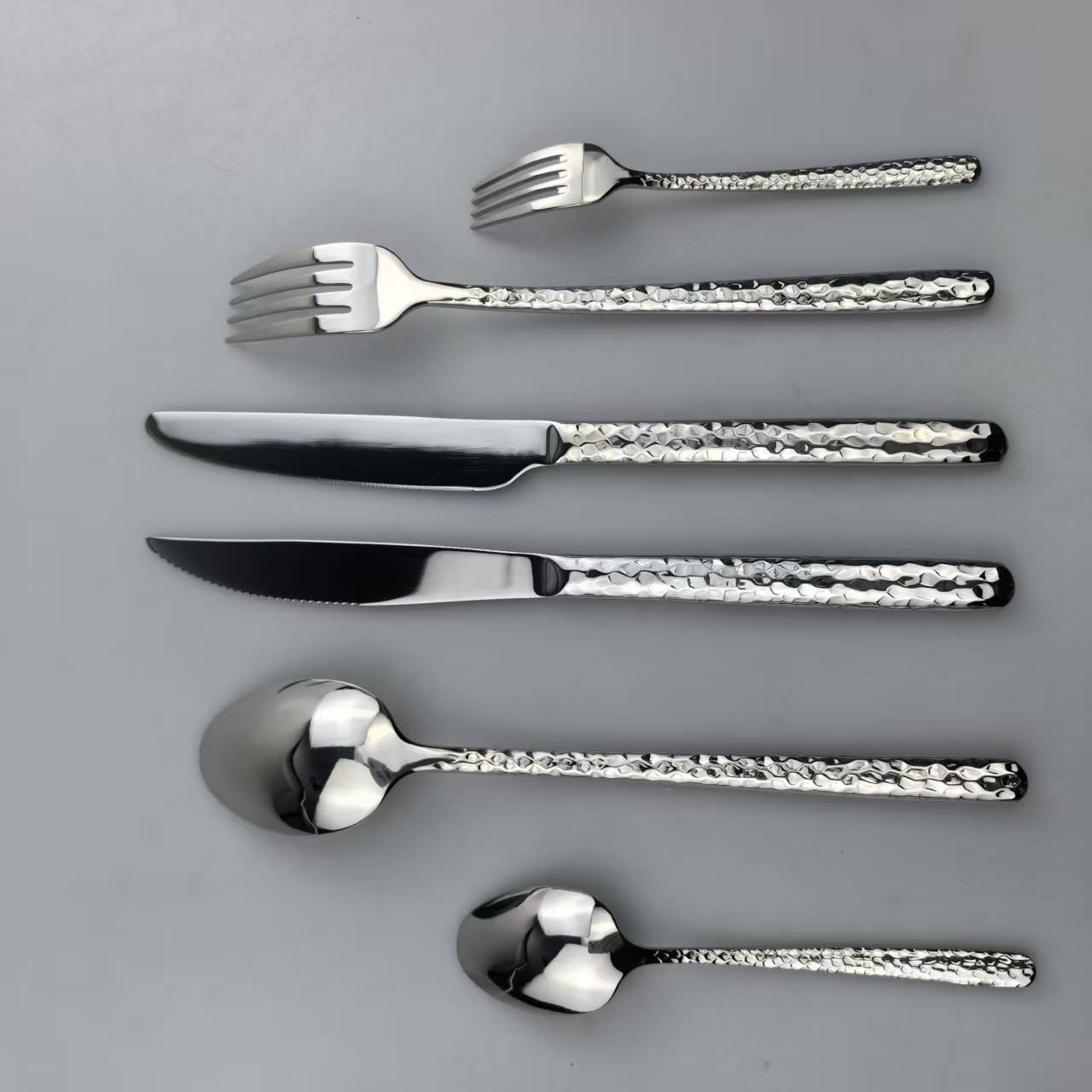 Textured Handle Stainless Steel Flatware Set – Contemporary Hammered Design 3