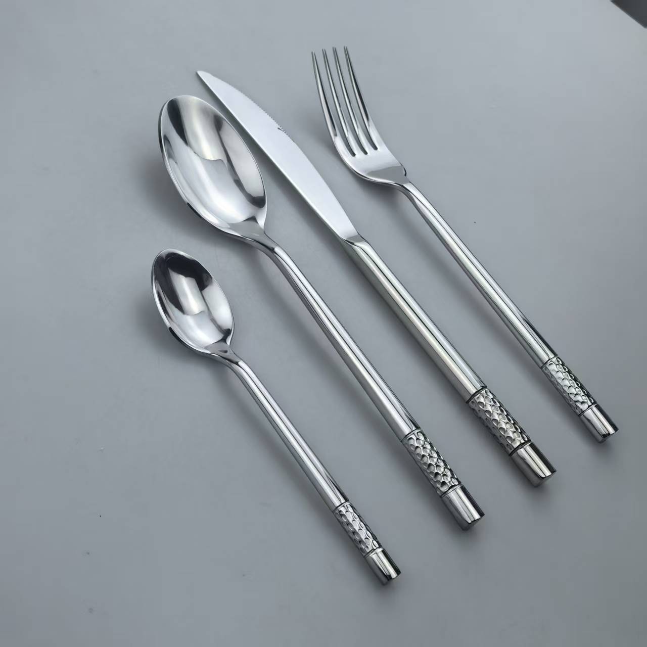 Pattern Grip Stainless Steel Cutlery Set 4