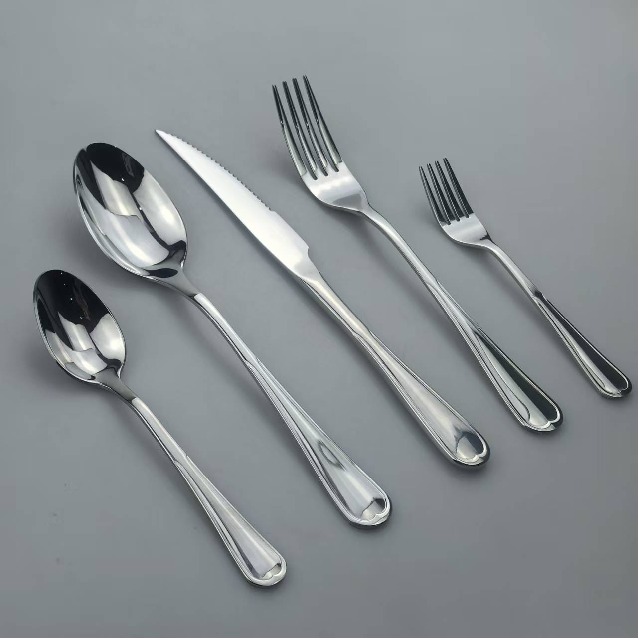 Heart Line Handle Stainless Steel Cutlery Set 4