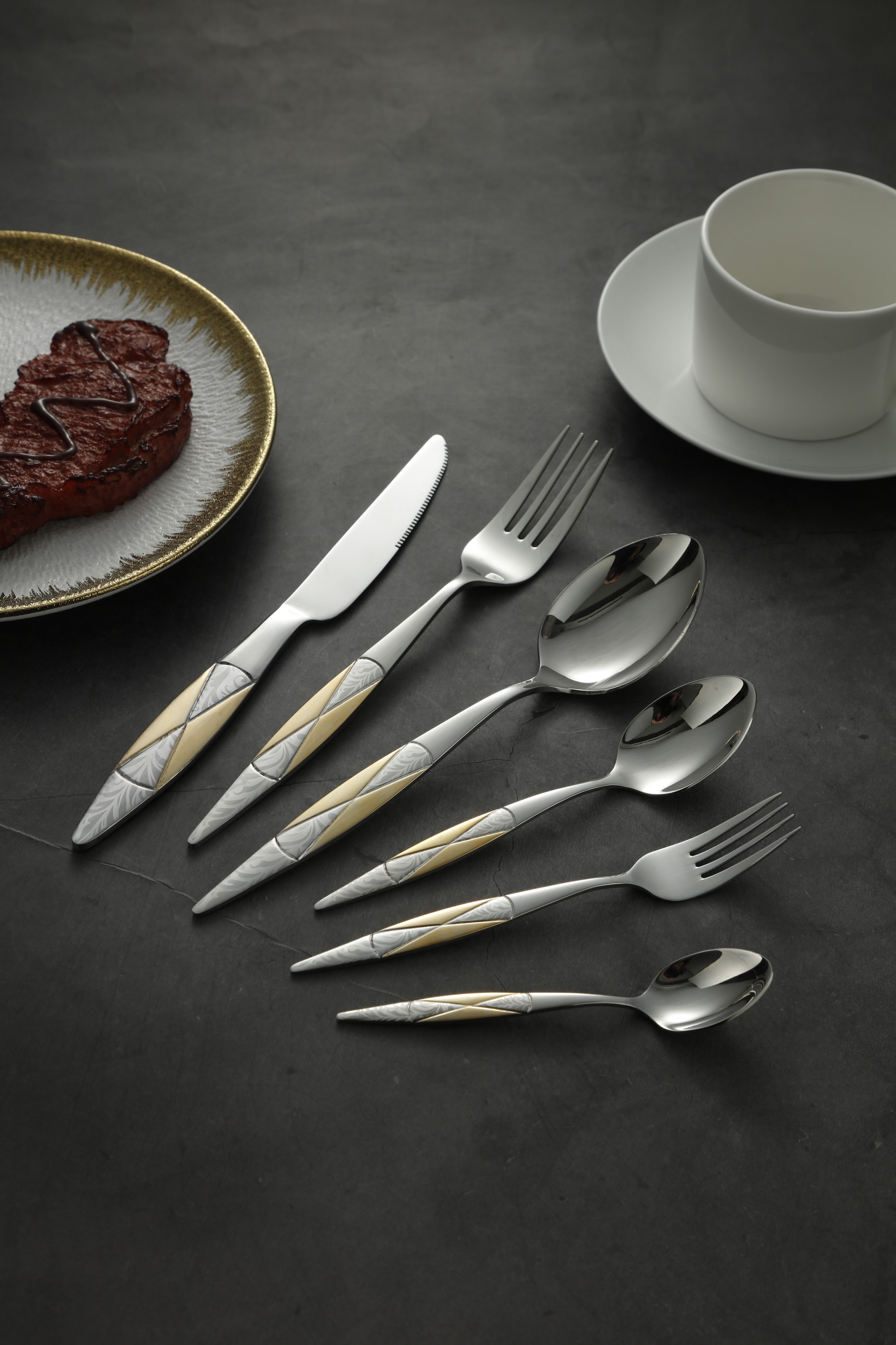 Elegant Two-Tone Geometric Silverware Cutlery Set 3