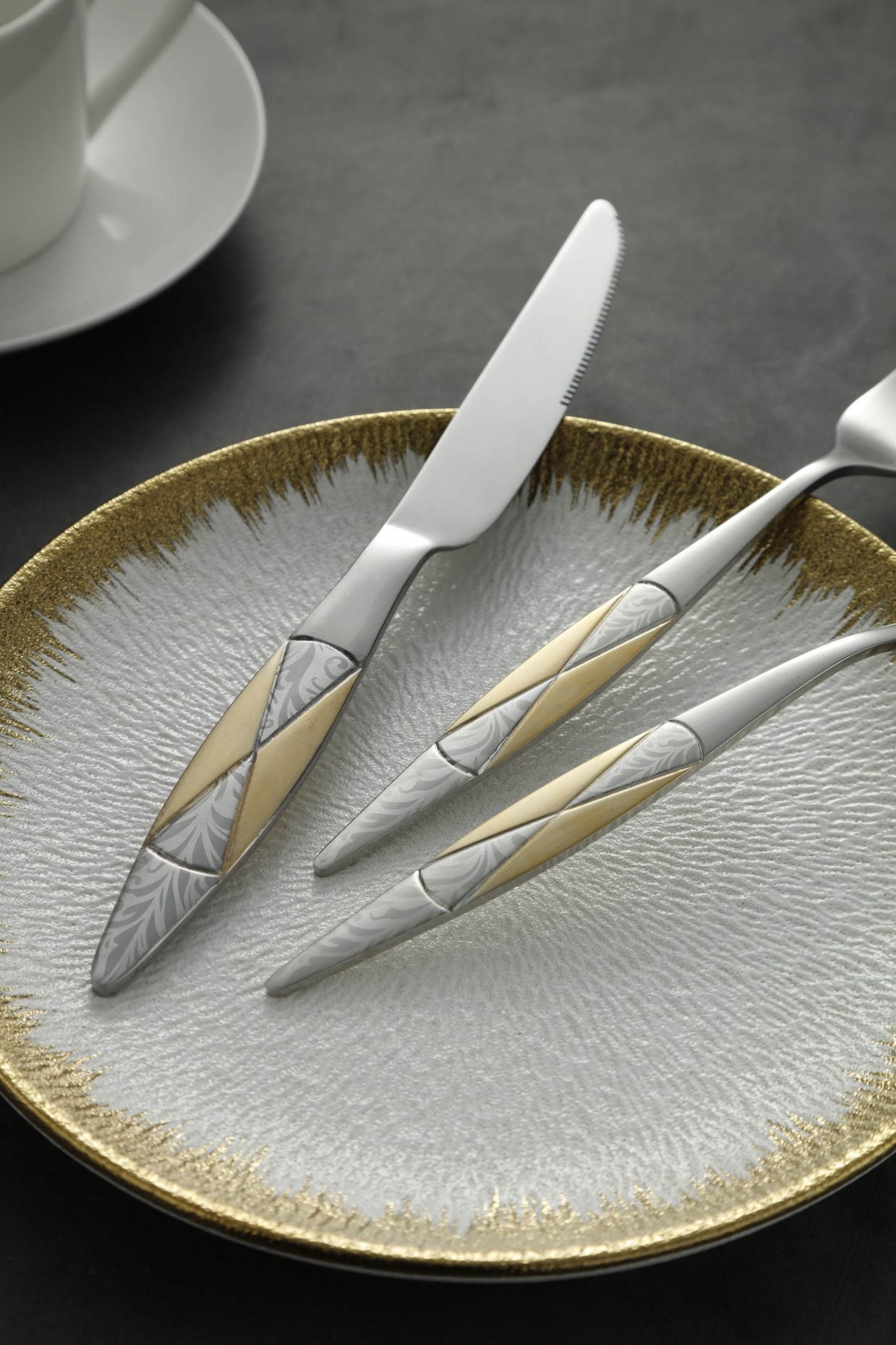 Elegant Two-Tone Geometric Silverware Cutlery Set 5
