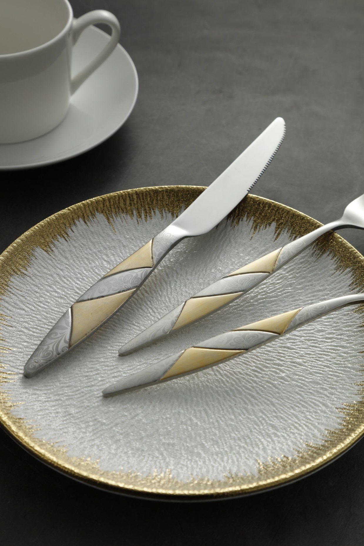 Modern Braided Gold-Band Western Utensils Set 5