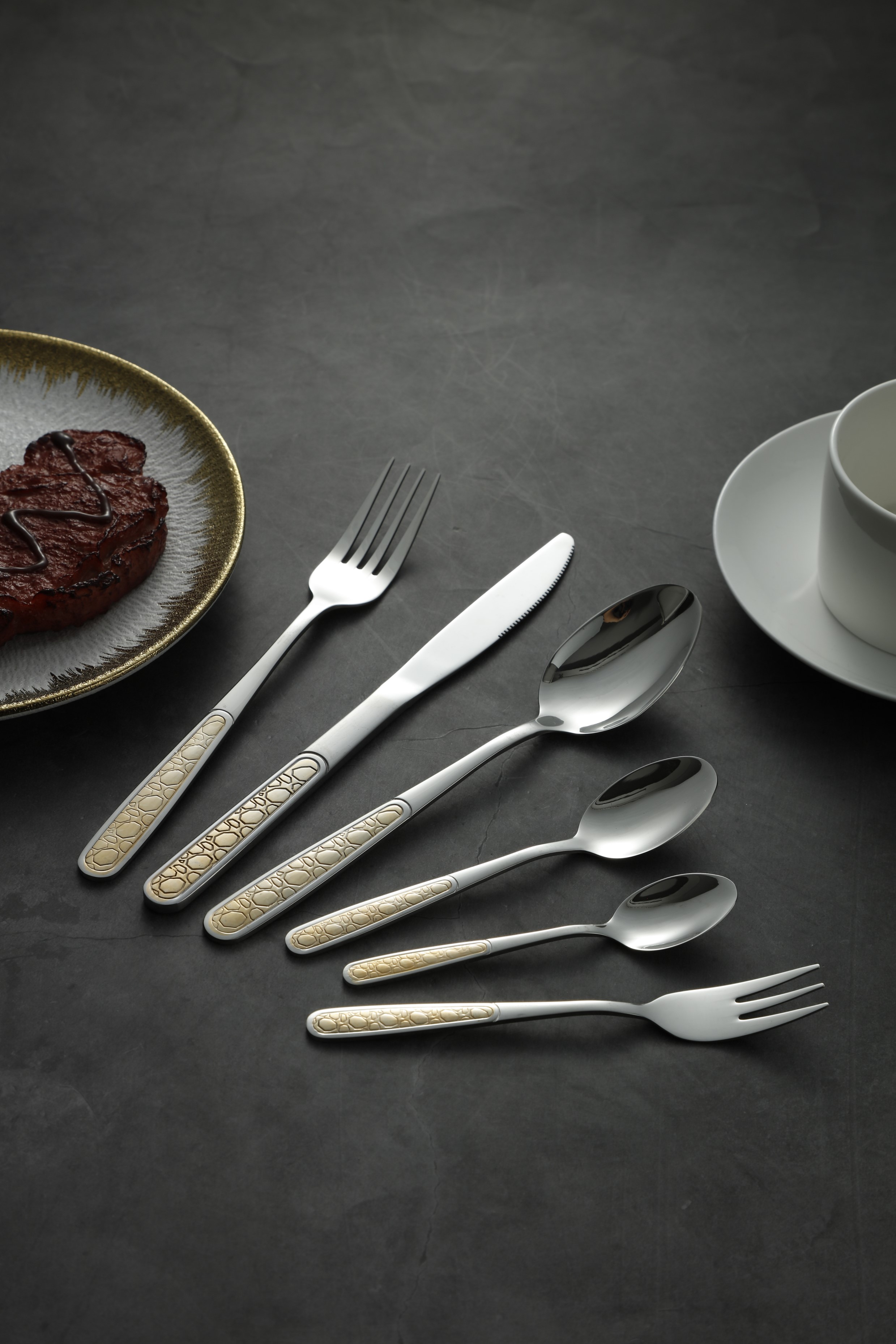 Ornate Oval Pattern Gold-Trim Silverware Set 3