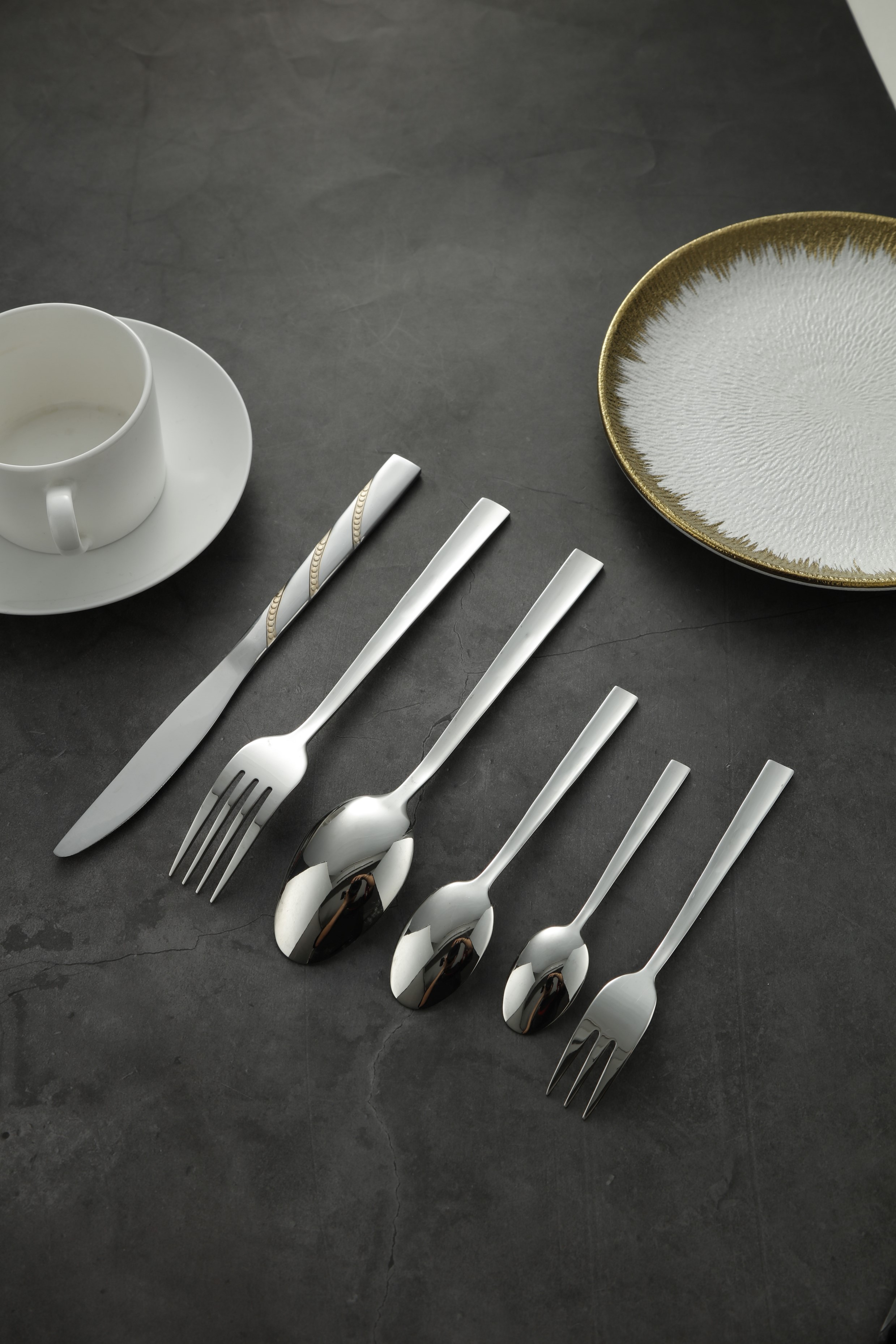 Diagonal Gold Beaded Stainless Steel Flatware Set 4