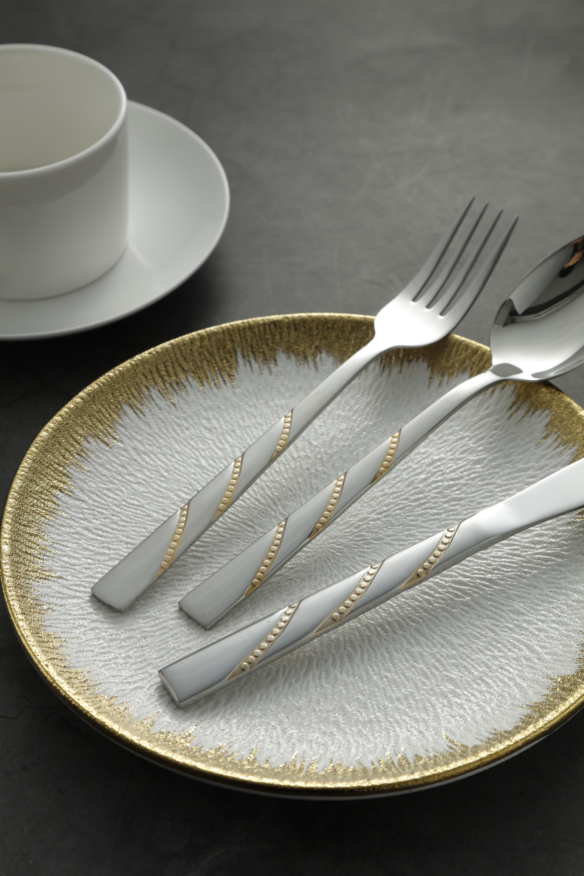 Diagonal Gold Beaded Stainless Steel Flatware Set 6