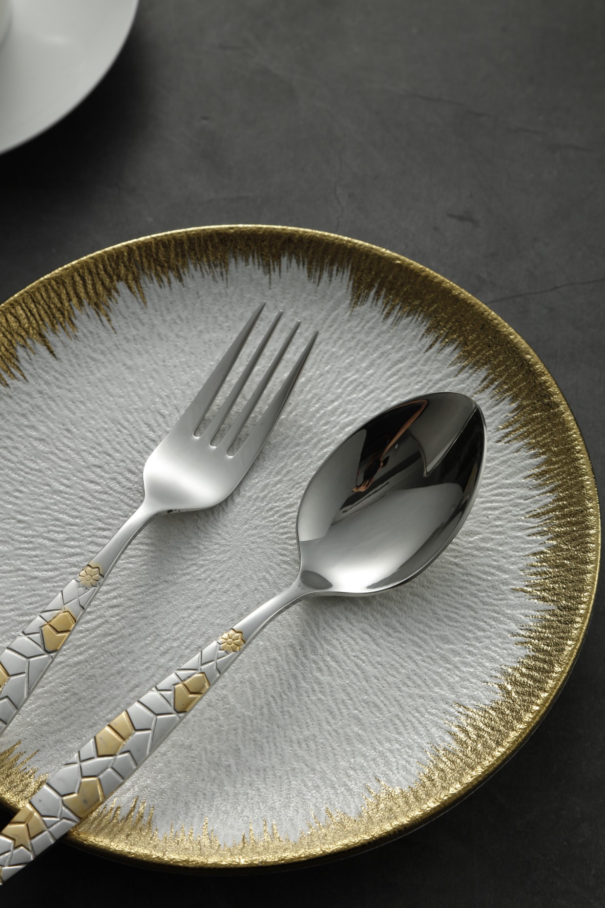 Mosaic Gold-Embossed Stainless Steel Flatware Set 5