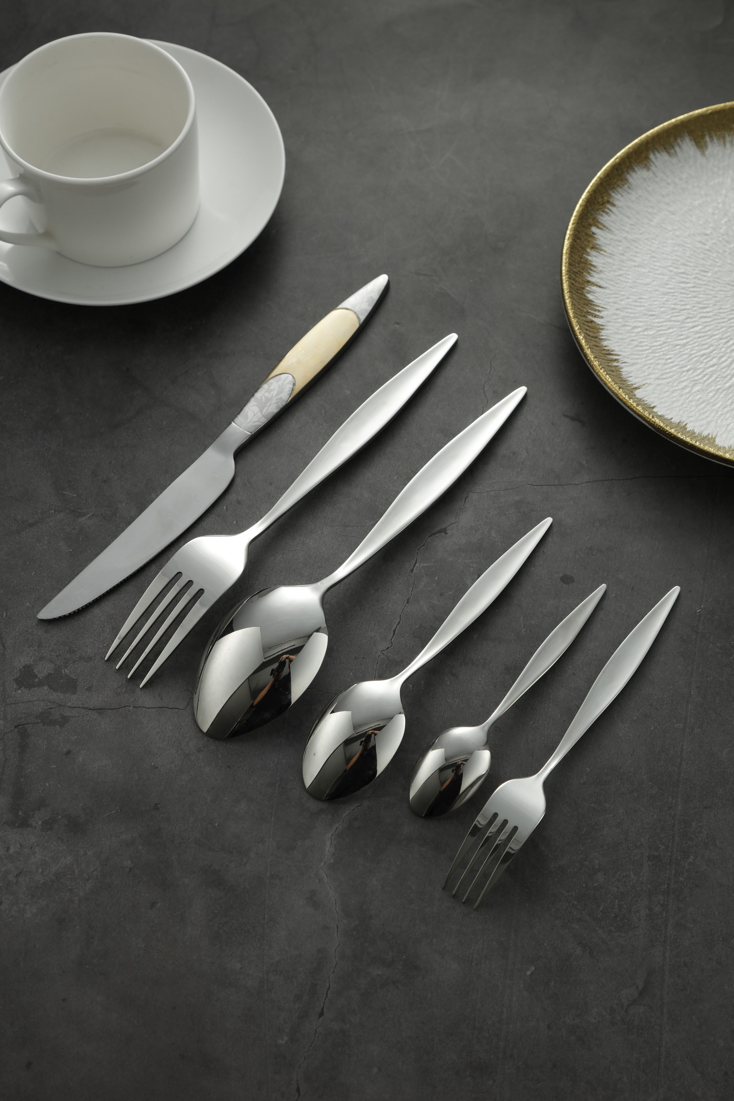 Two-Tone Gold & Hammered Stainless Steel Flatware Set 4