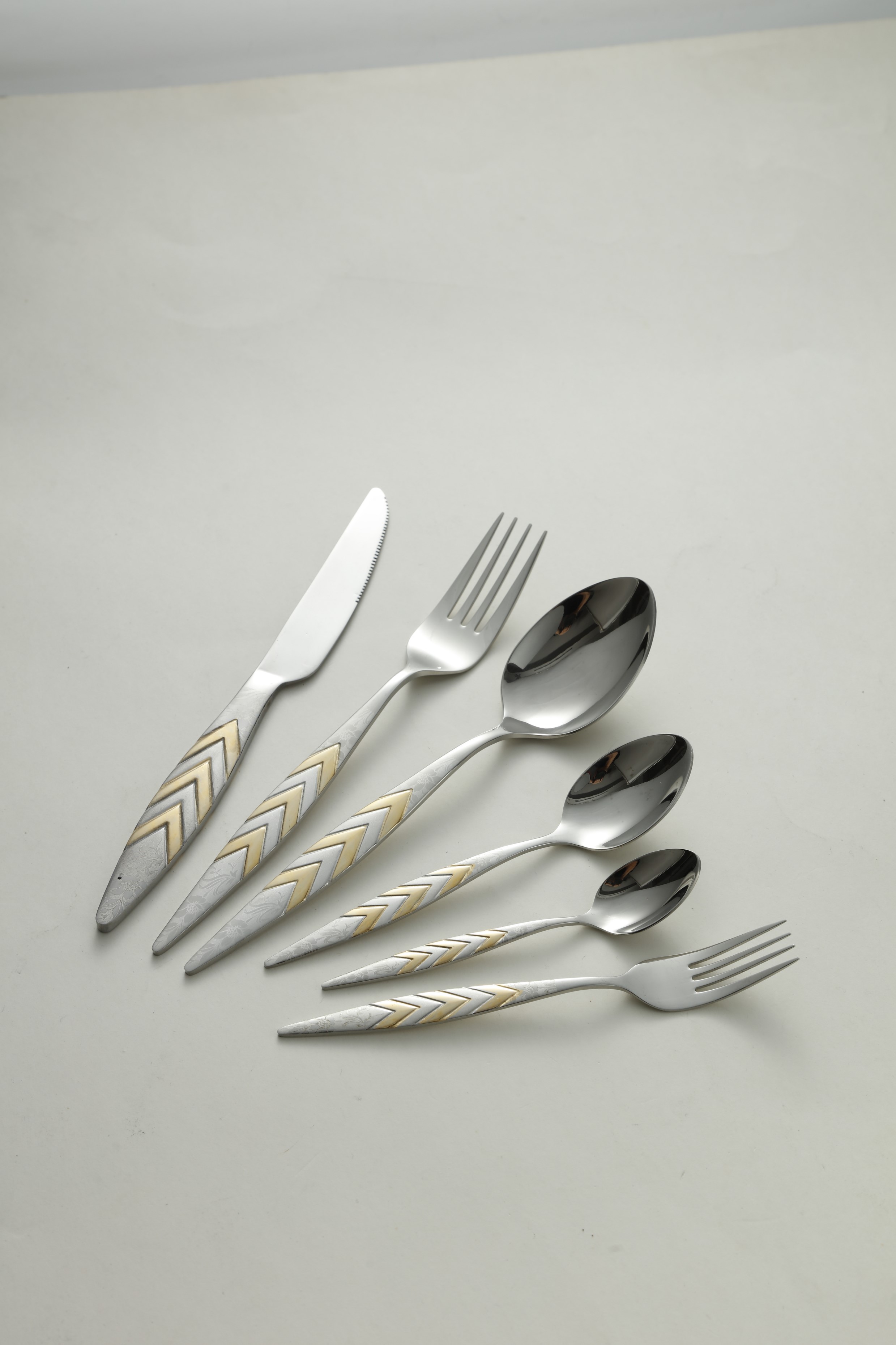 Modern V-Shape Pattern Silverware Cutlery Set 2