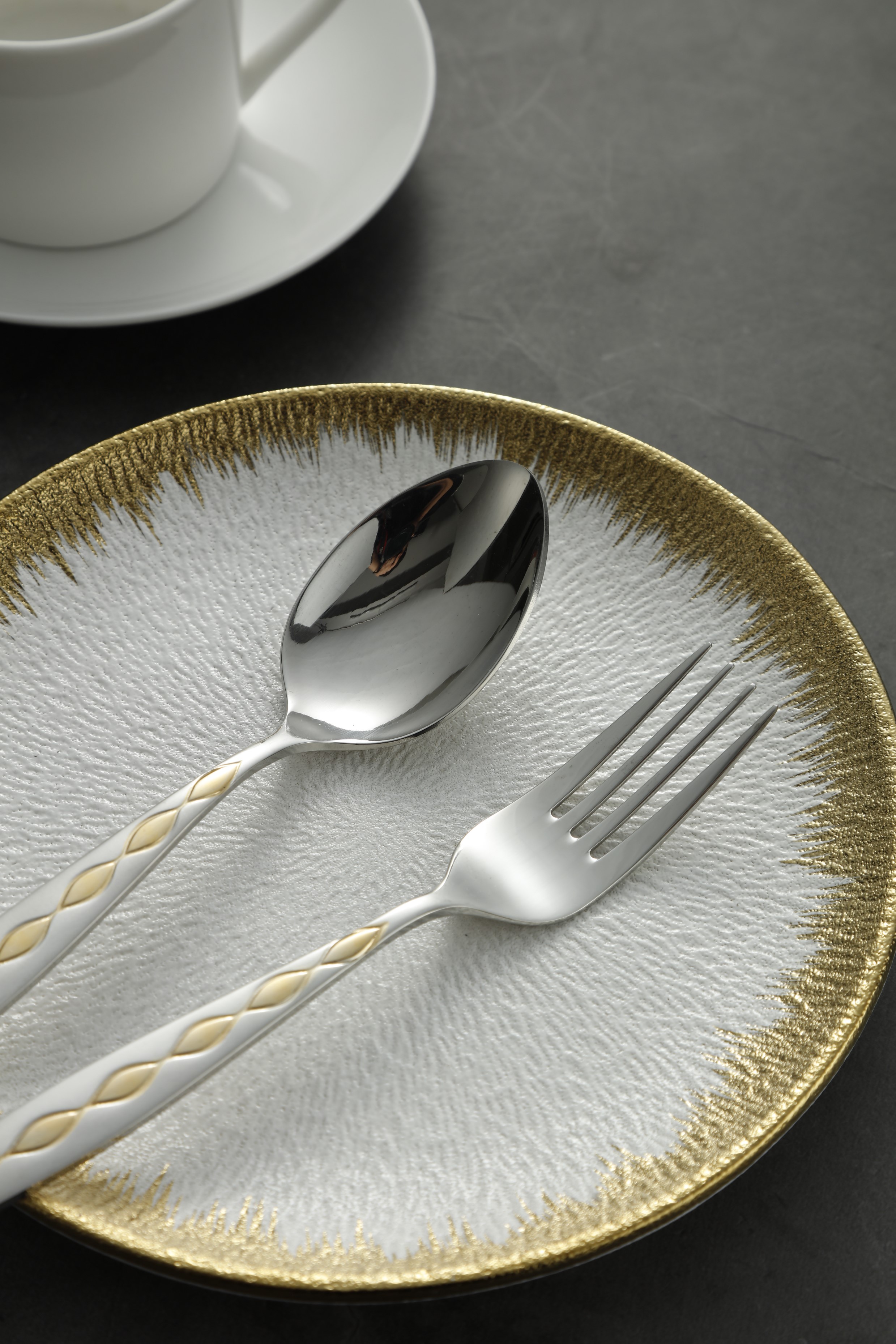 Linked Oval Gold-Trim Silverware Cutlery Set 5