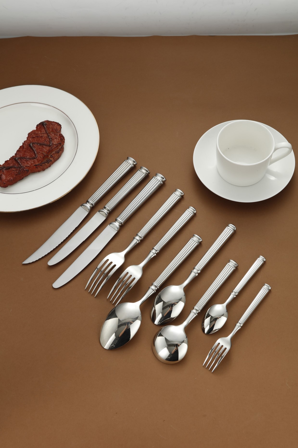 Fluted Column Pattern Stainless Steel Flatware Set 4