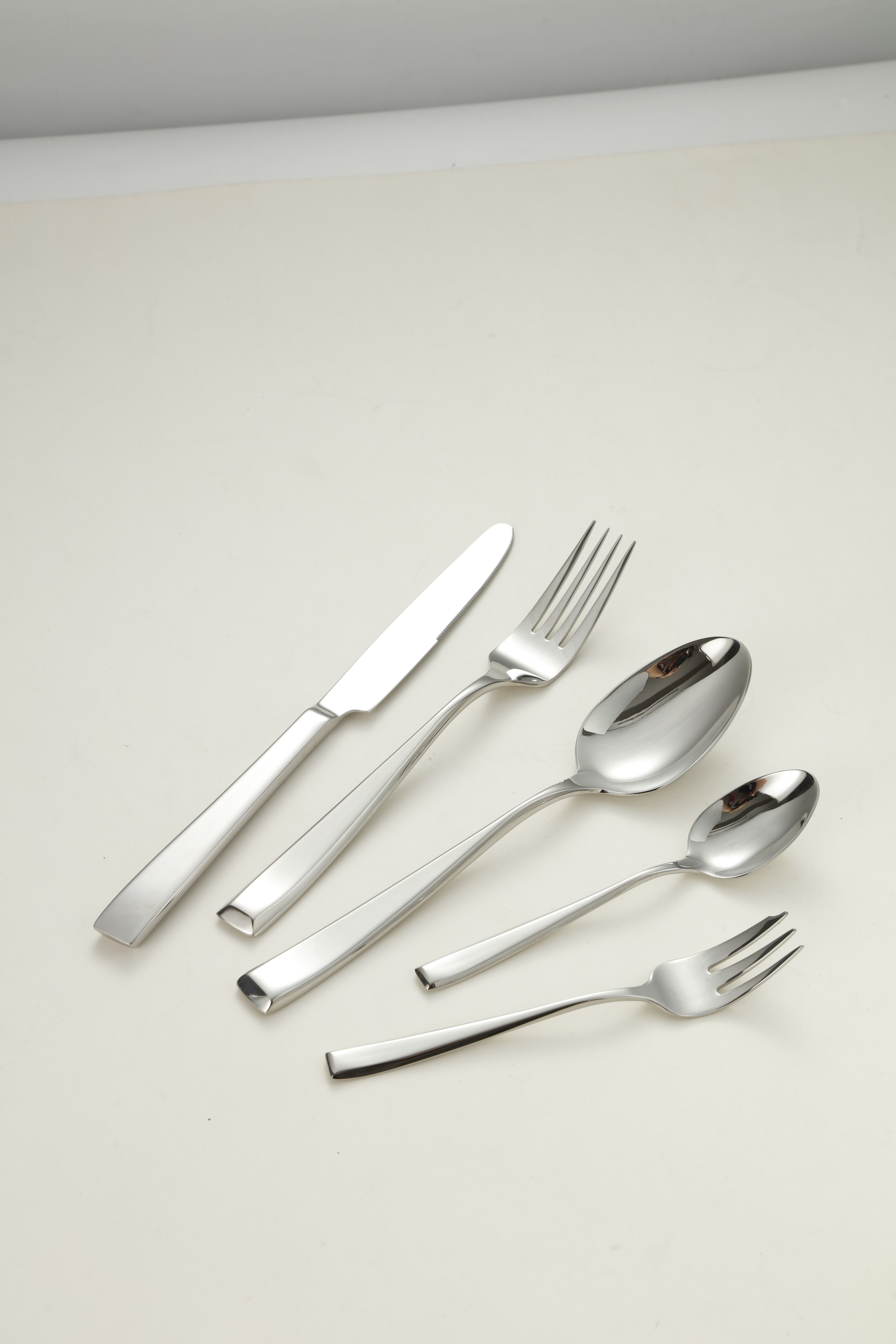Sleek Geometric Silverware Cutlery Set 2