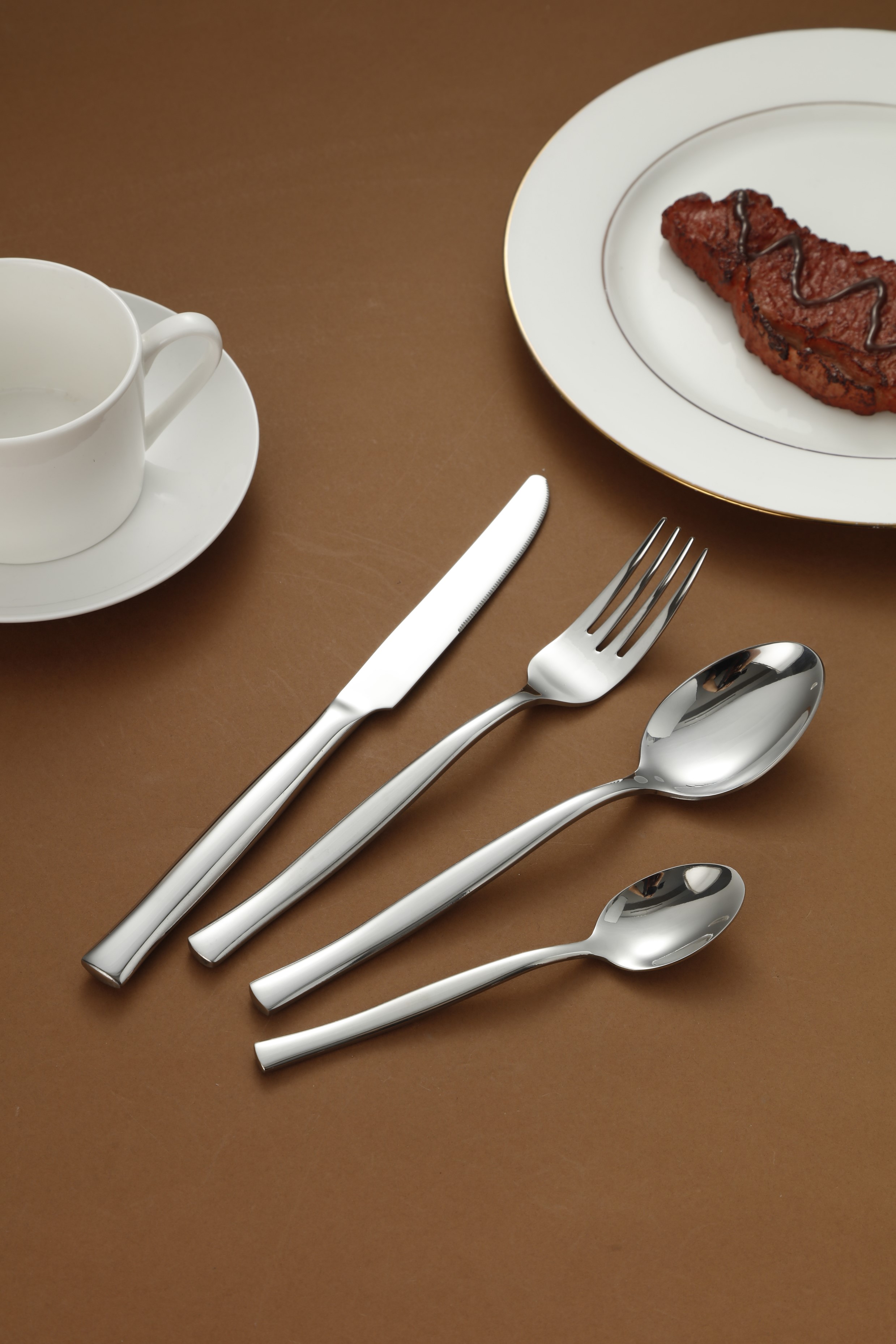 Minimalist Square-Handle Stainless Steel Flatware Set 1