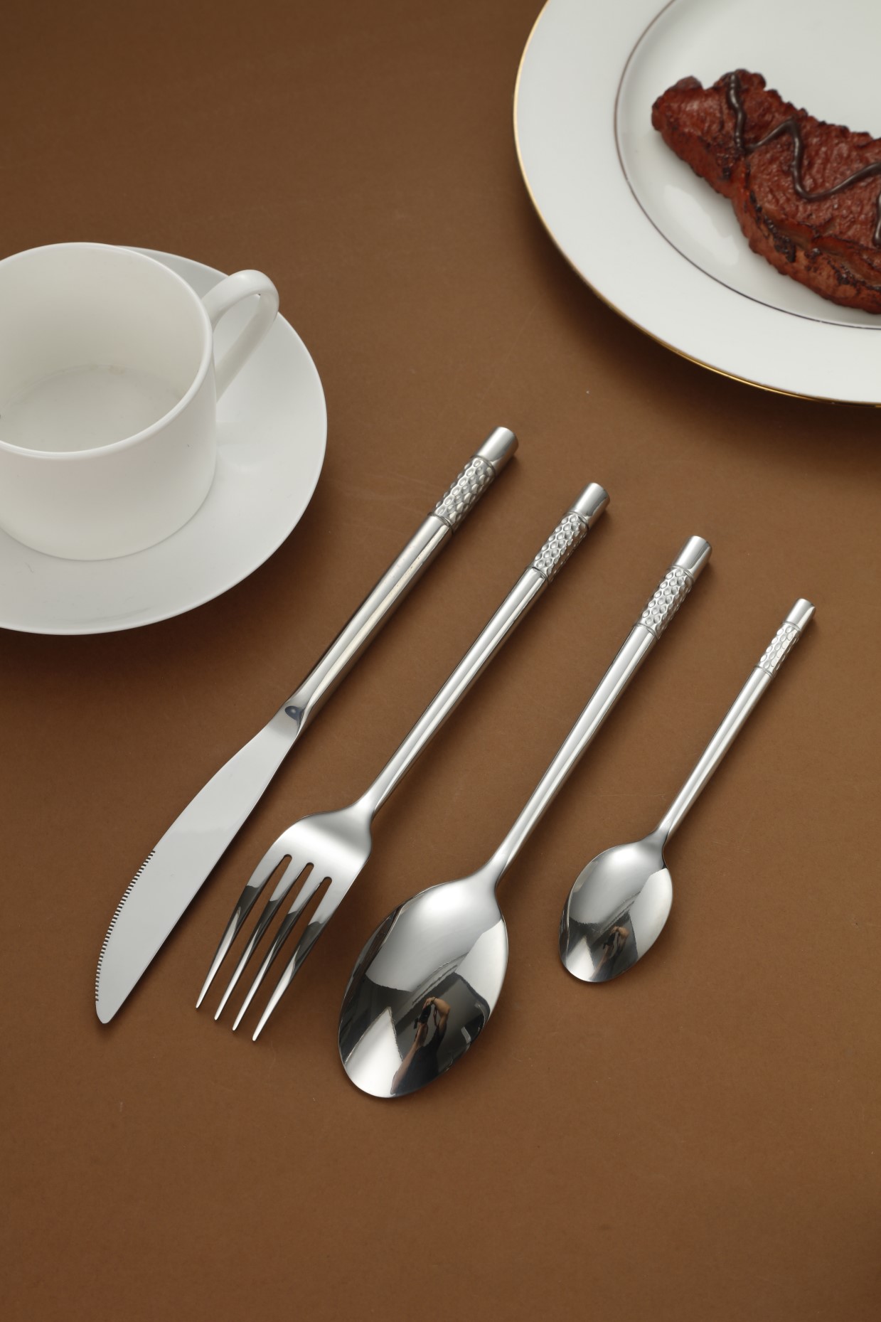 Hammered Grip Stainless Steel Flatware Set 4