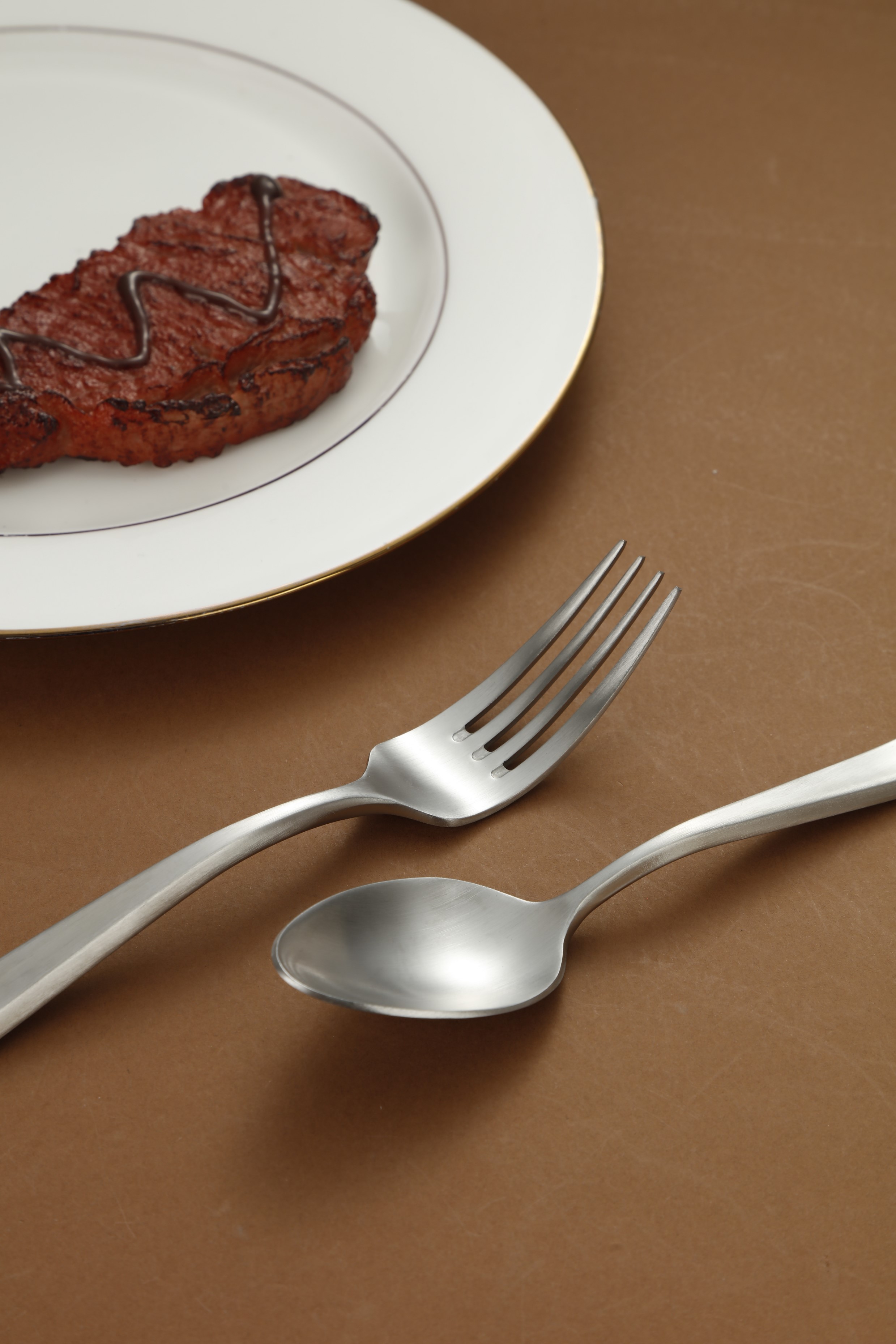 Matte Silver Curved Handle Stainless Steel Flatware Set 6