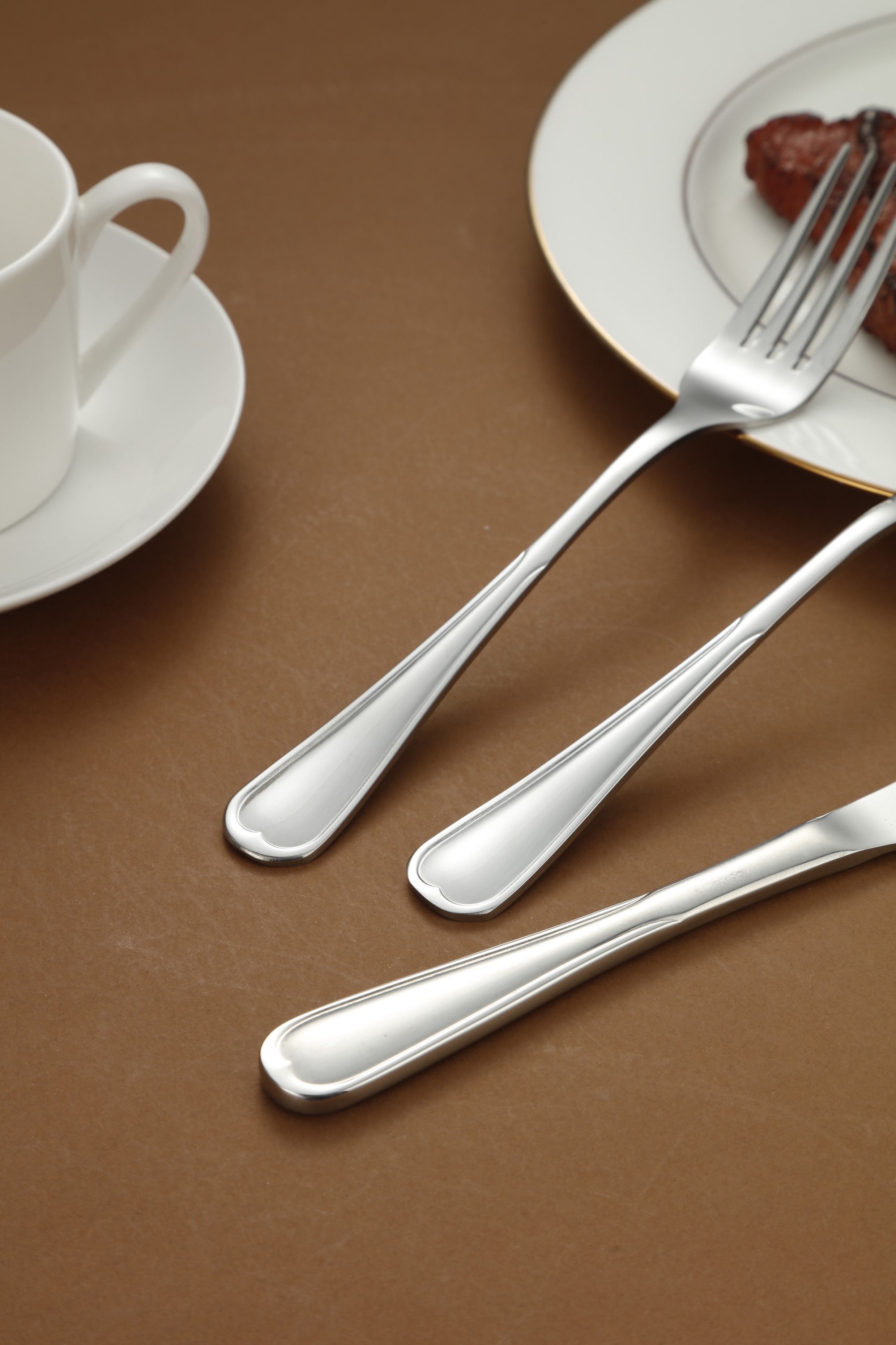 Classic Ripple Edge Stainless Steel Flatware Set 5