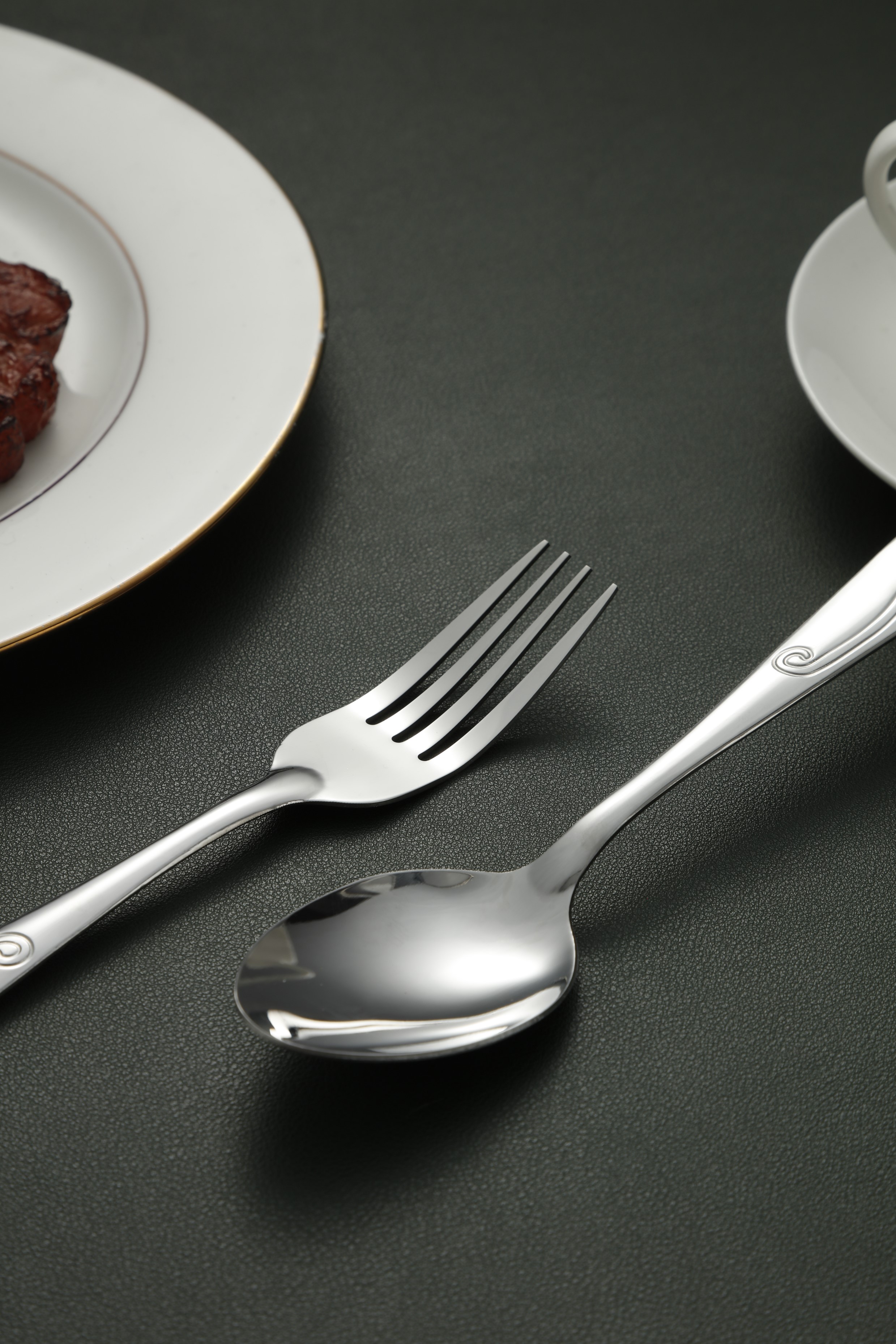 Wave Pattern Embossed Silverware Cutlery Set 6