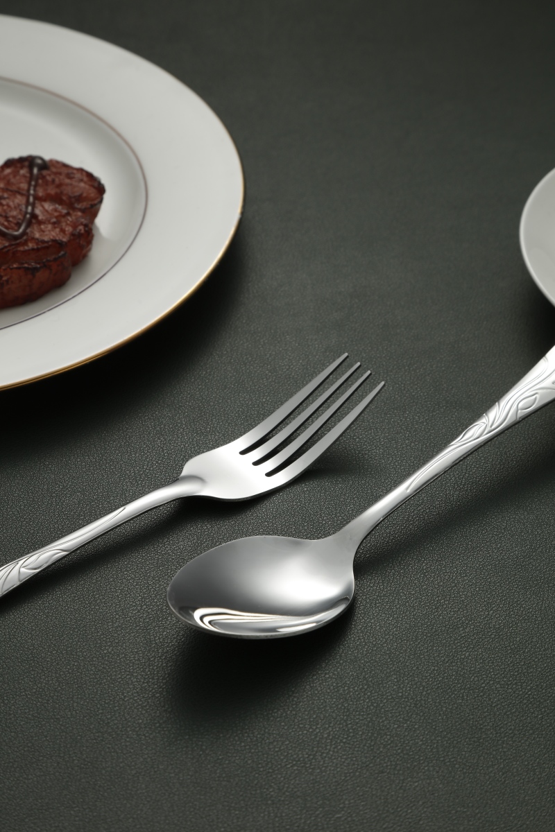 Feather Pattern Embossed Stainless Steel Flatware Set 5