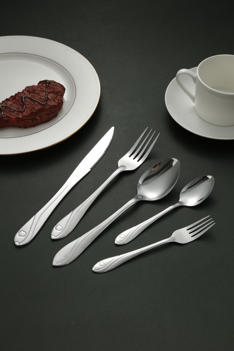 Simple Line Engraved Stainless Steel Flatware Set 3
