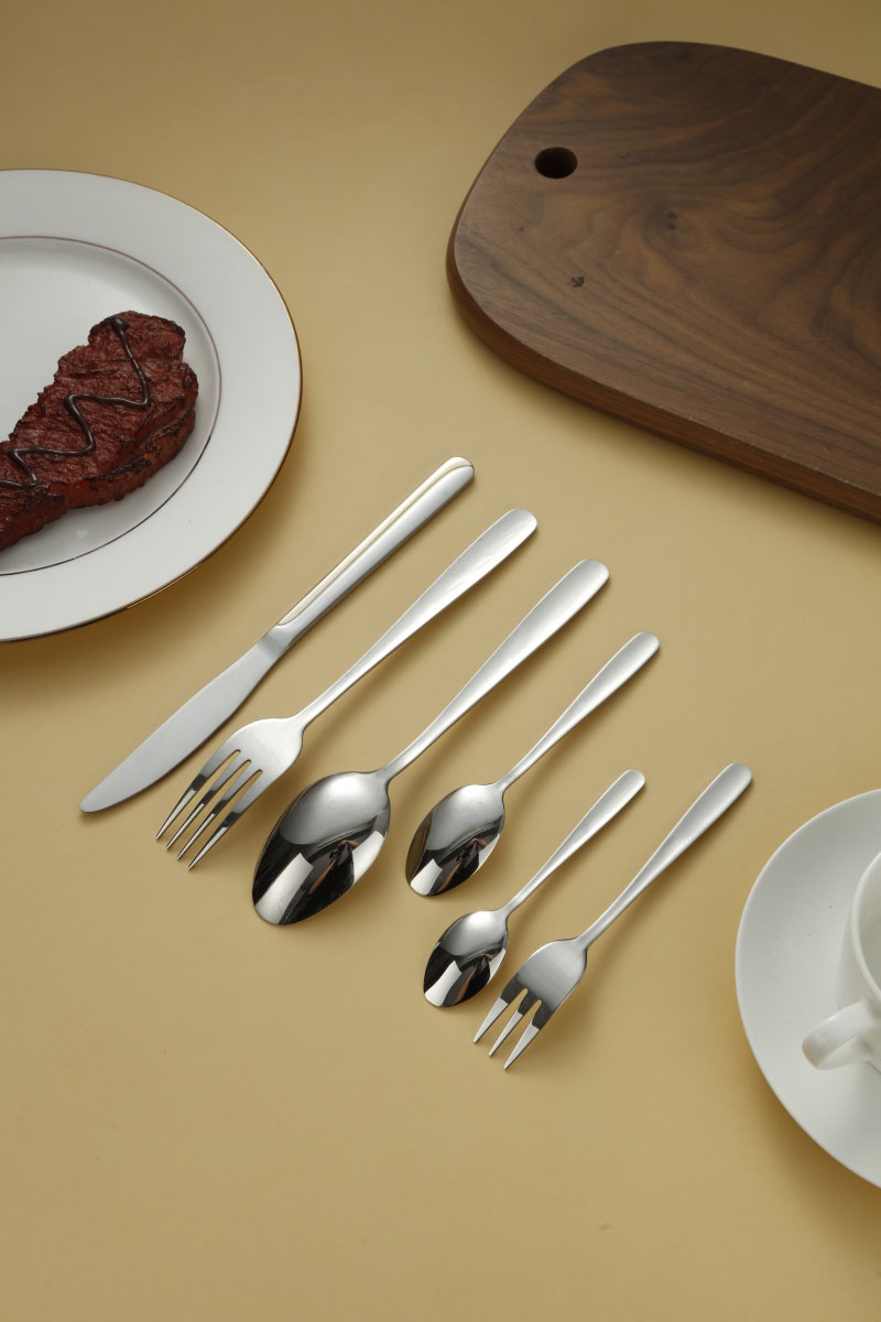 Slim Gold-Edged Stainless Steel Flatware Set 4
