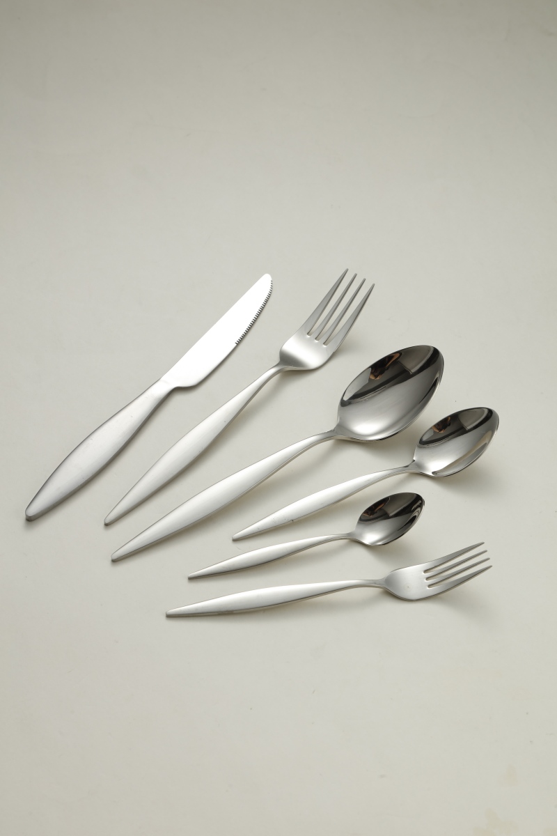 Sleek Tapered Minimalist Stainless Steel Flatware Set 2