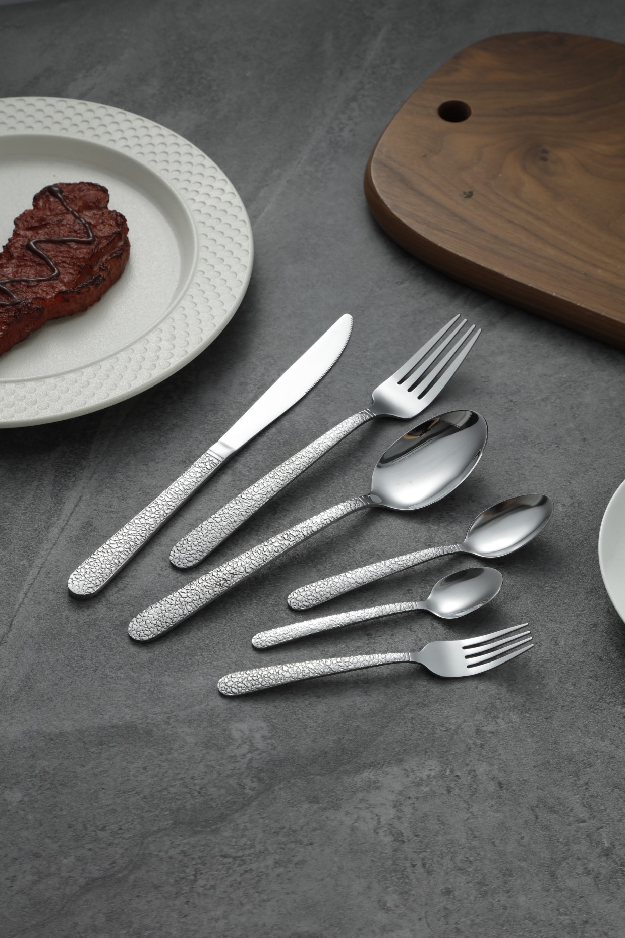 Full Hammered Grain Stainless Steel Flatware Set