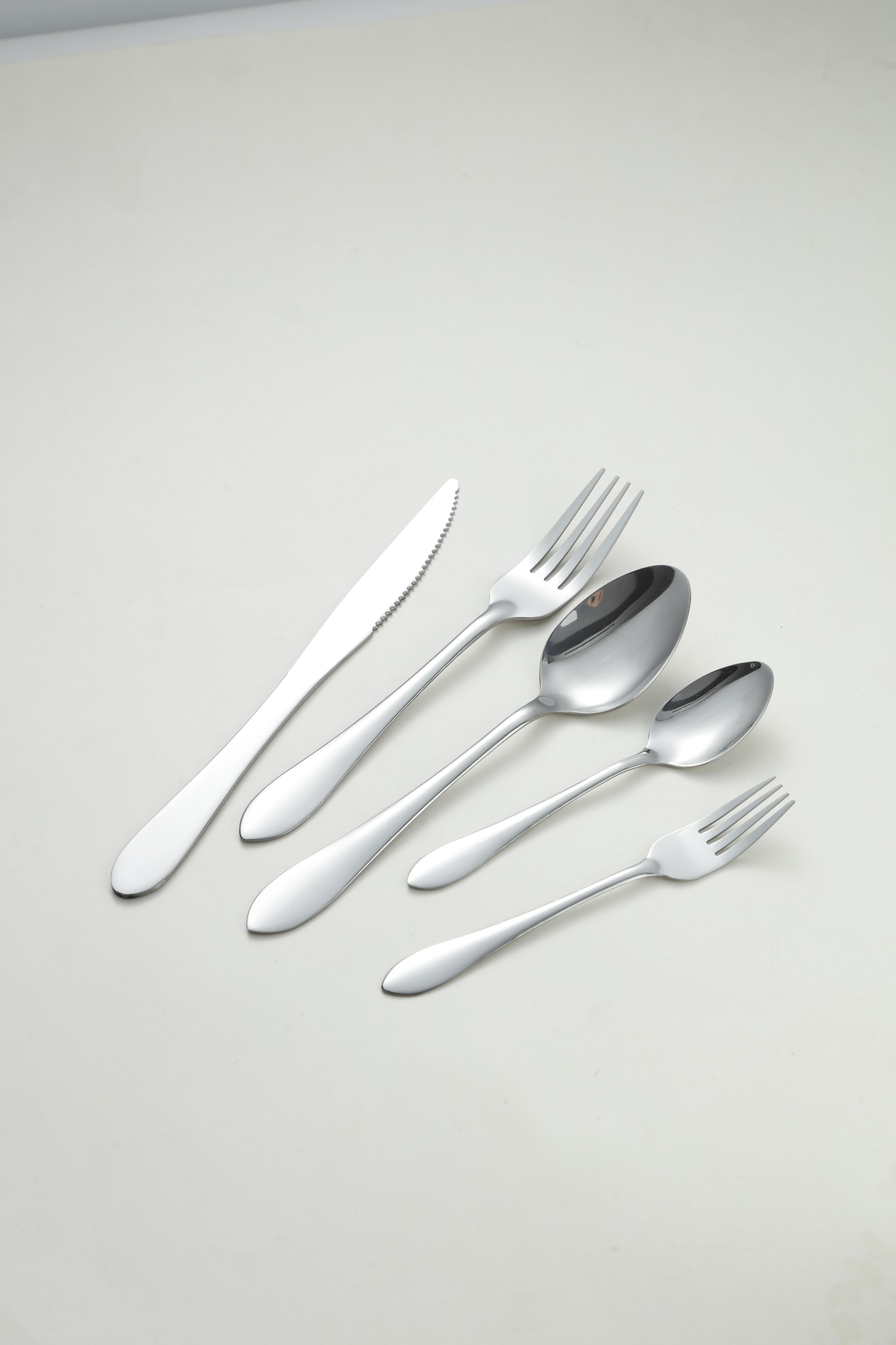 Classic Teardrop Smooth Handle Stainless Steel Flatware Set 2