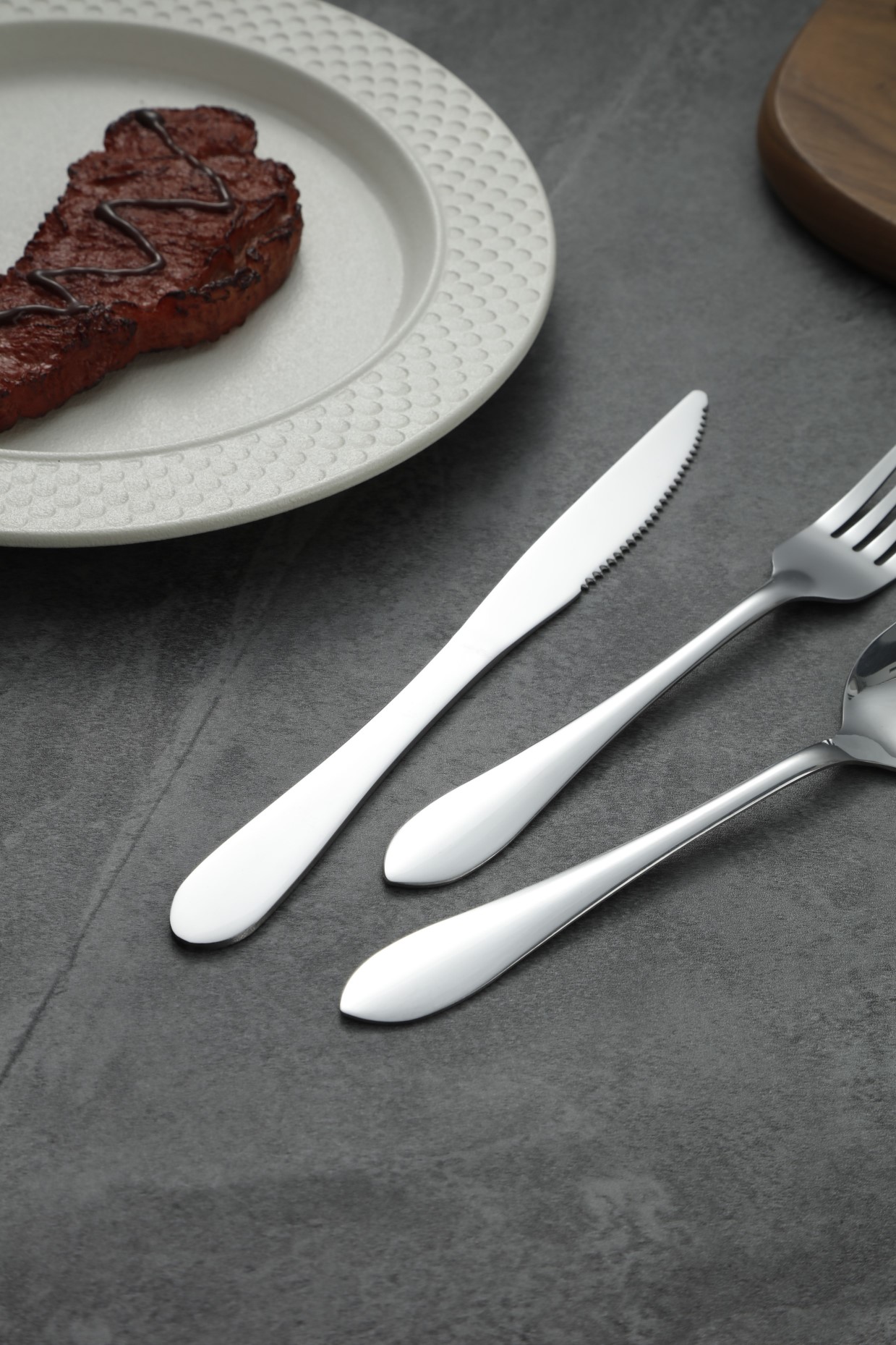 Classic Teardrop Smooth Handle Stainless Steel Flatware Set 5