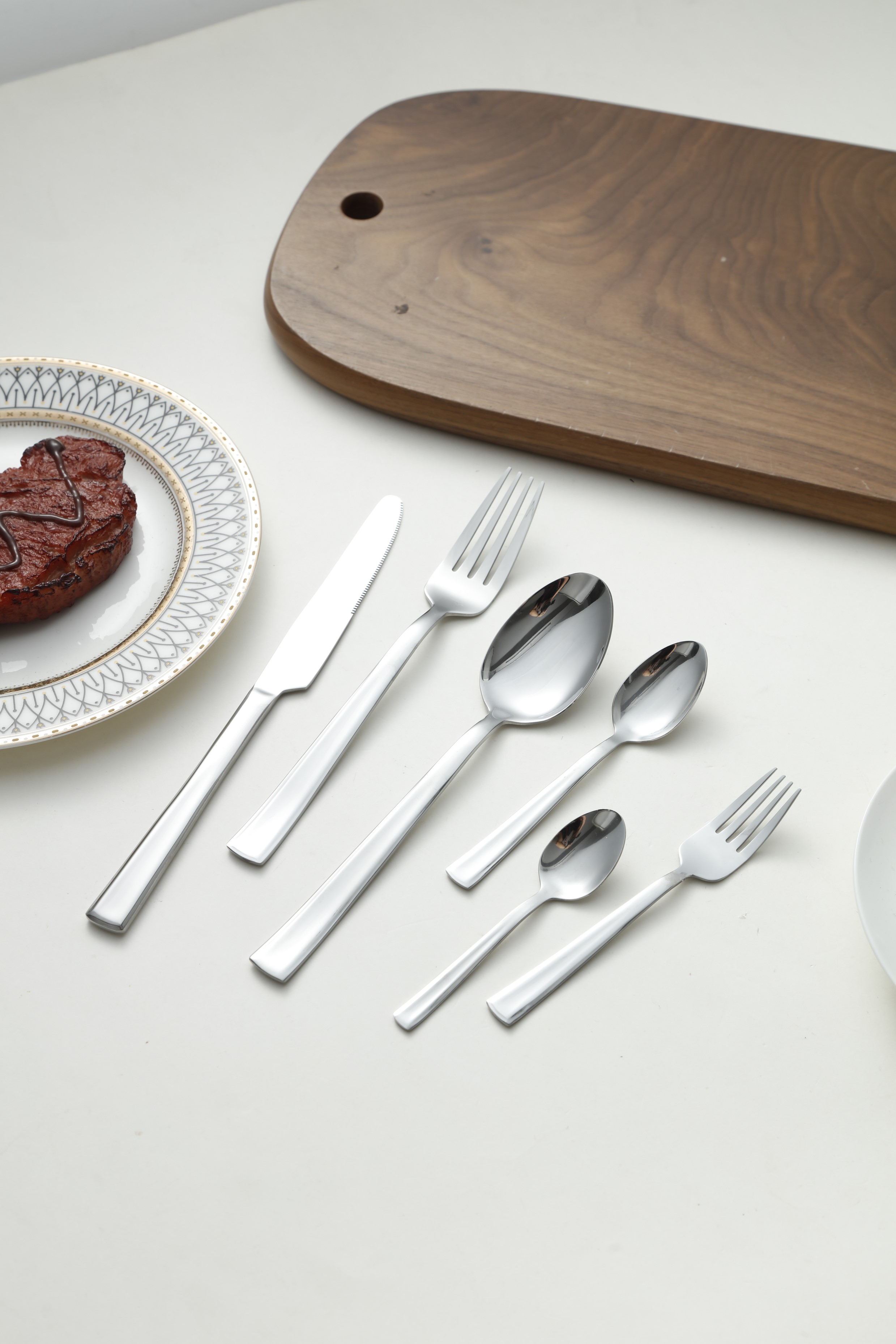 Minimalist Straight Flat Handle Stainless Steel Flatware Set 3