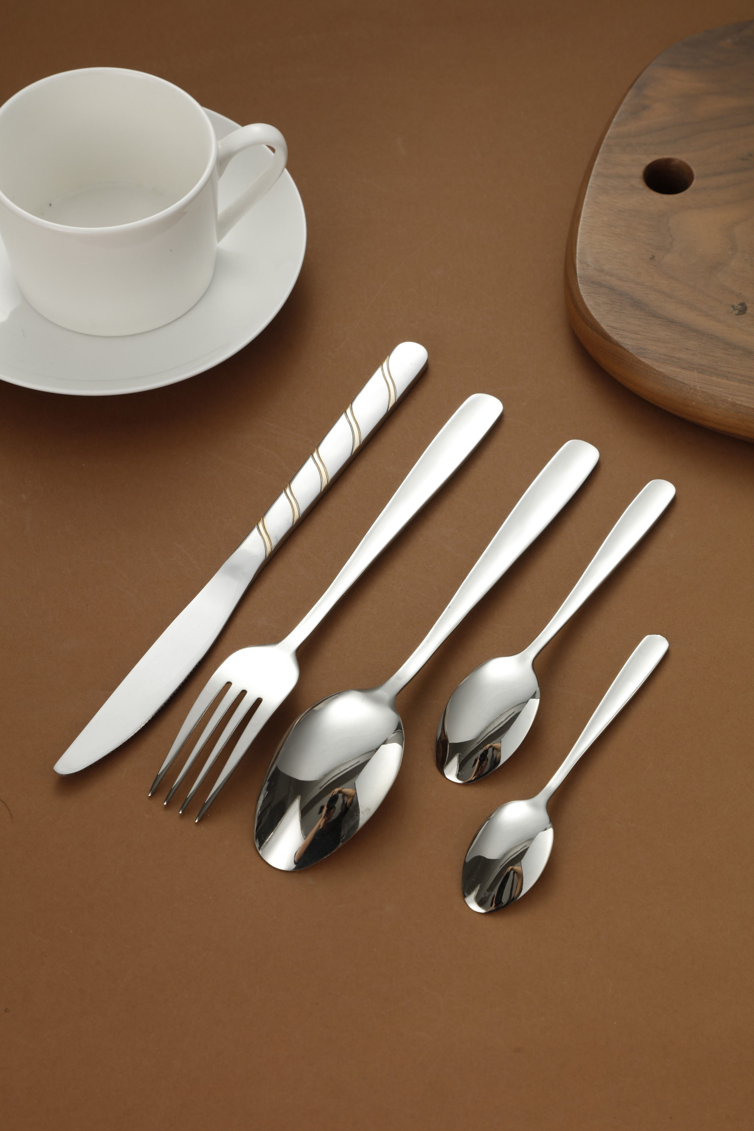 Gold Twisted Line Handle Stainless Steel Flatware Set 4