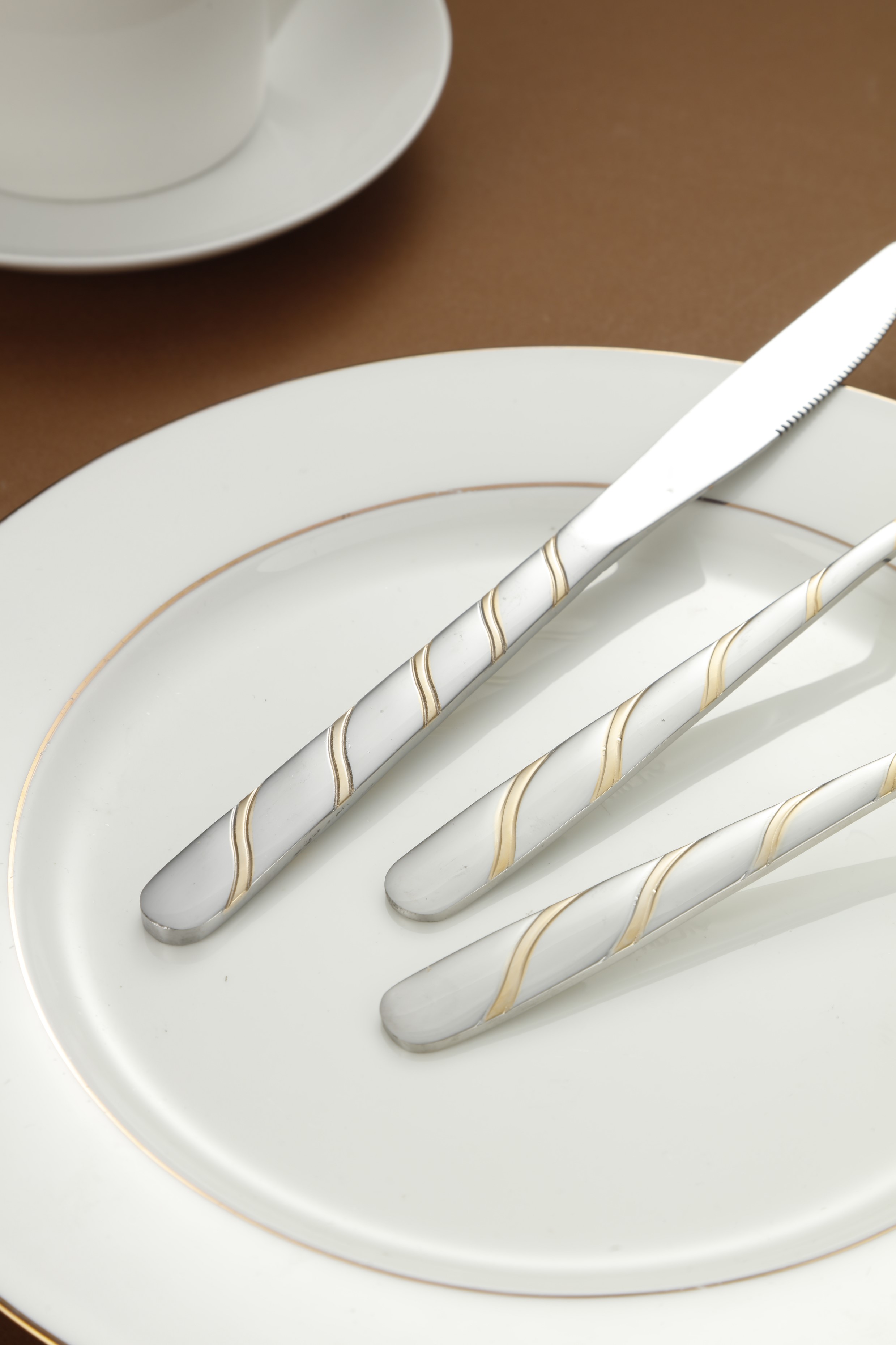 Gold Twisted Line Handle Stainless Steel Flatware Set 6