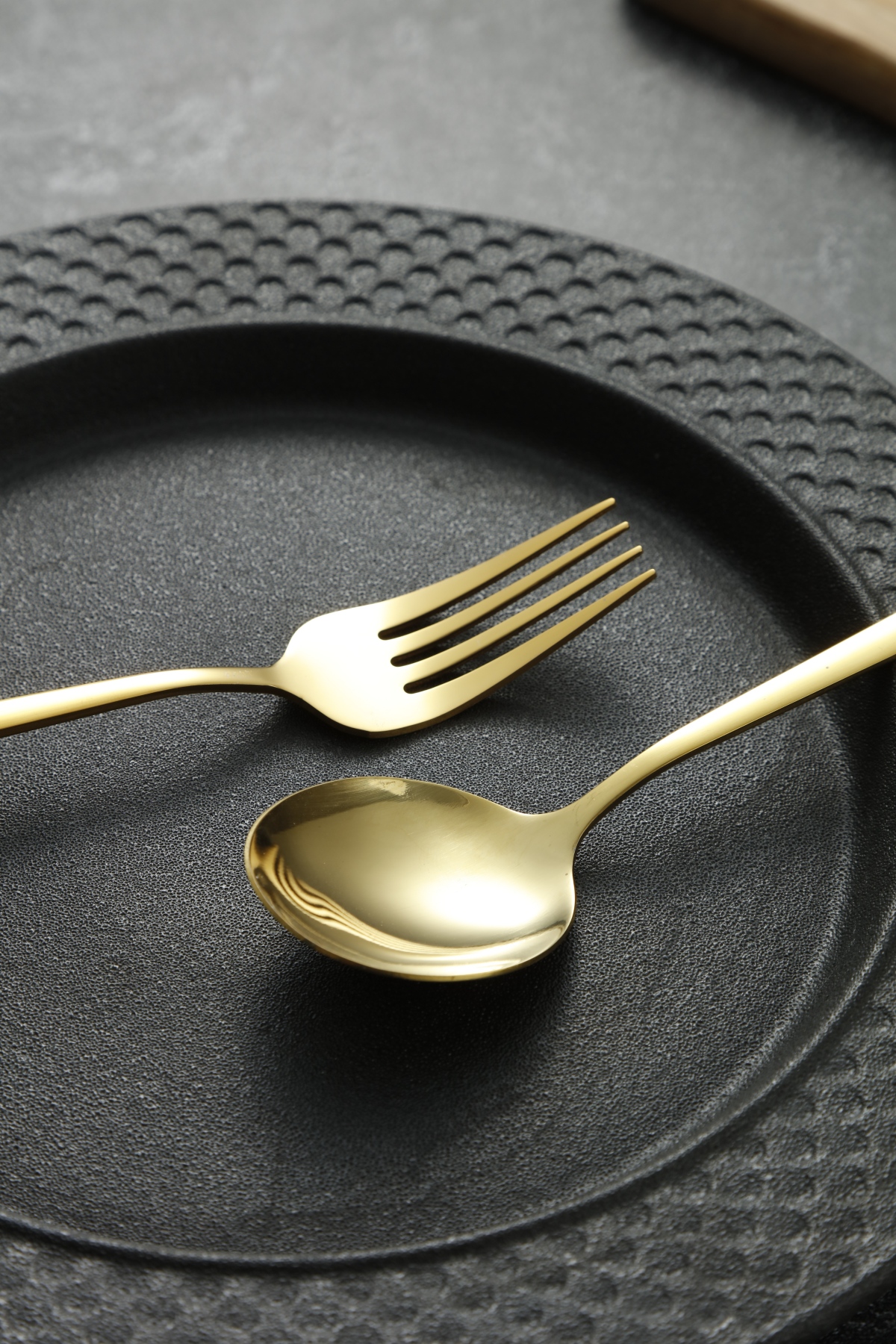 Glossy Gold Long Slim Handle Stainless Steel Cutlery Set Western Dinner Flatware 5